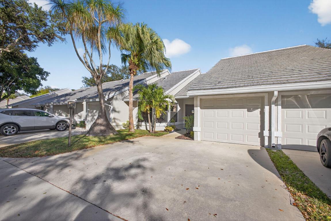 703 Saint Giles Court, Palm Beach Gardens, FL, 33418/$500,000 1 703 Saint Giles Court