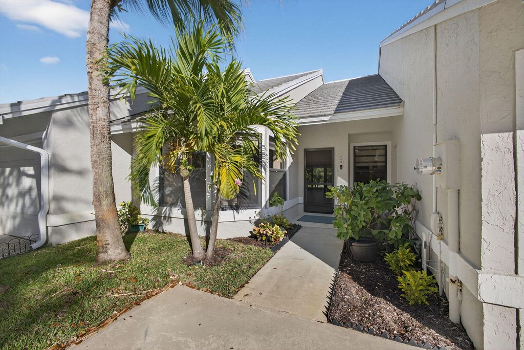 Photo of 703 Saint Giles Court, Palm Beach Gardens, FL 33418 (MLS # R11157824)