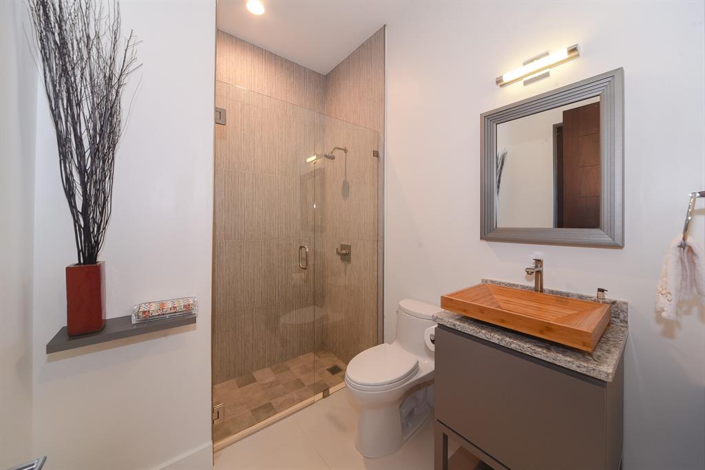 Palm Trail - Residential