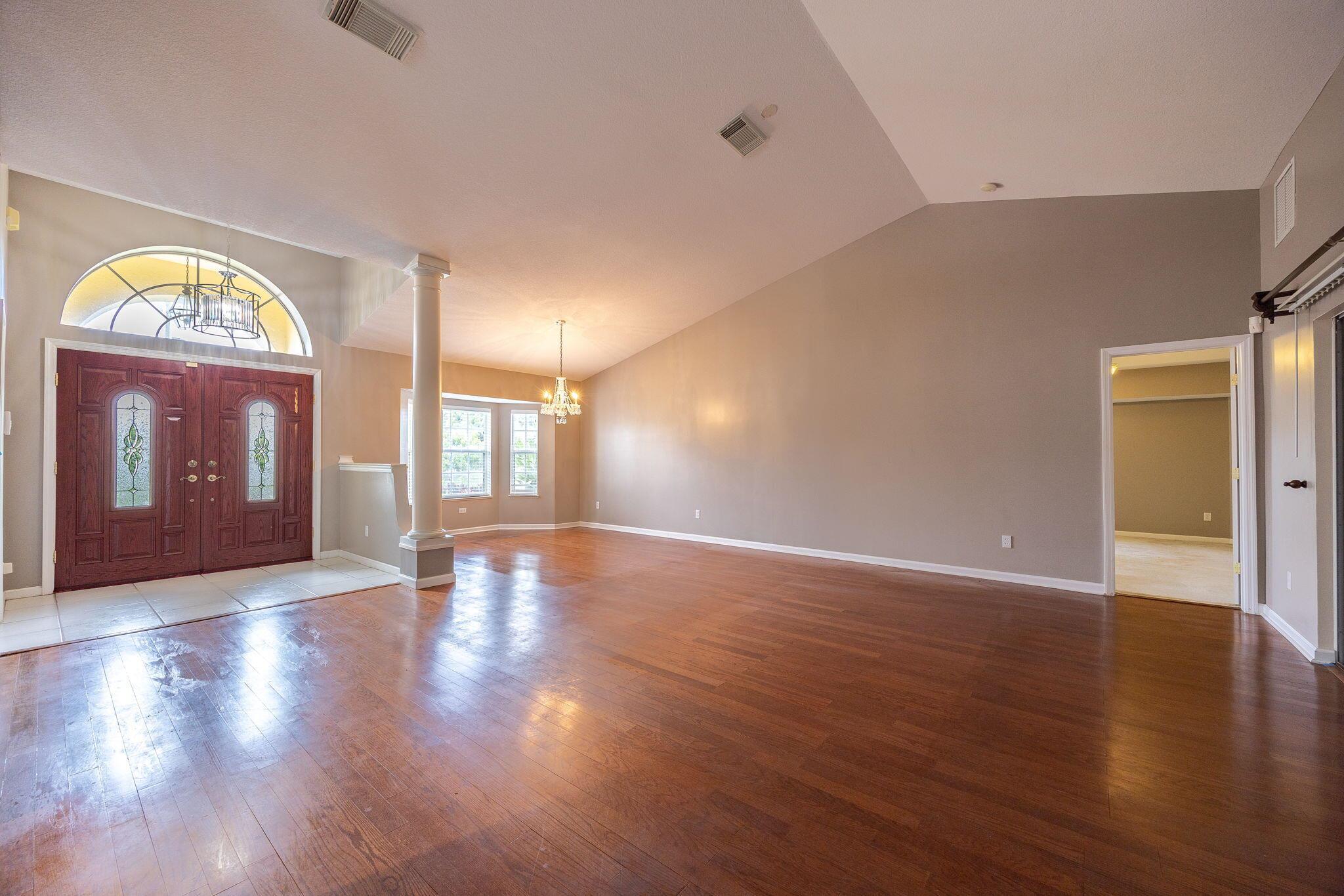 242 SW Amesbury Ave Avenue, Port St Lucie, FL, 34953/$429,950 2 242 SW Amesbury Ave Avenue