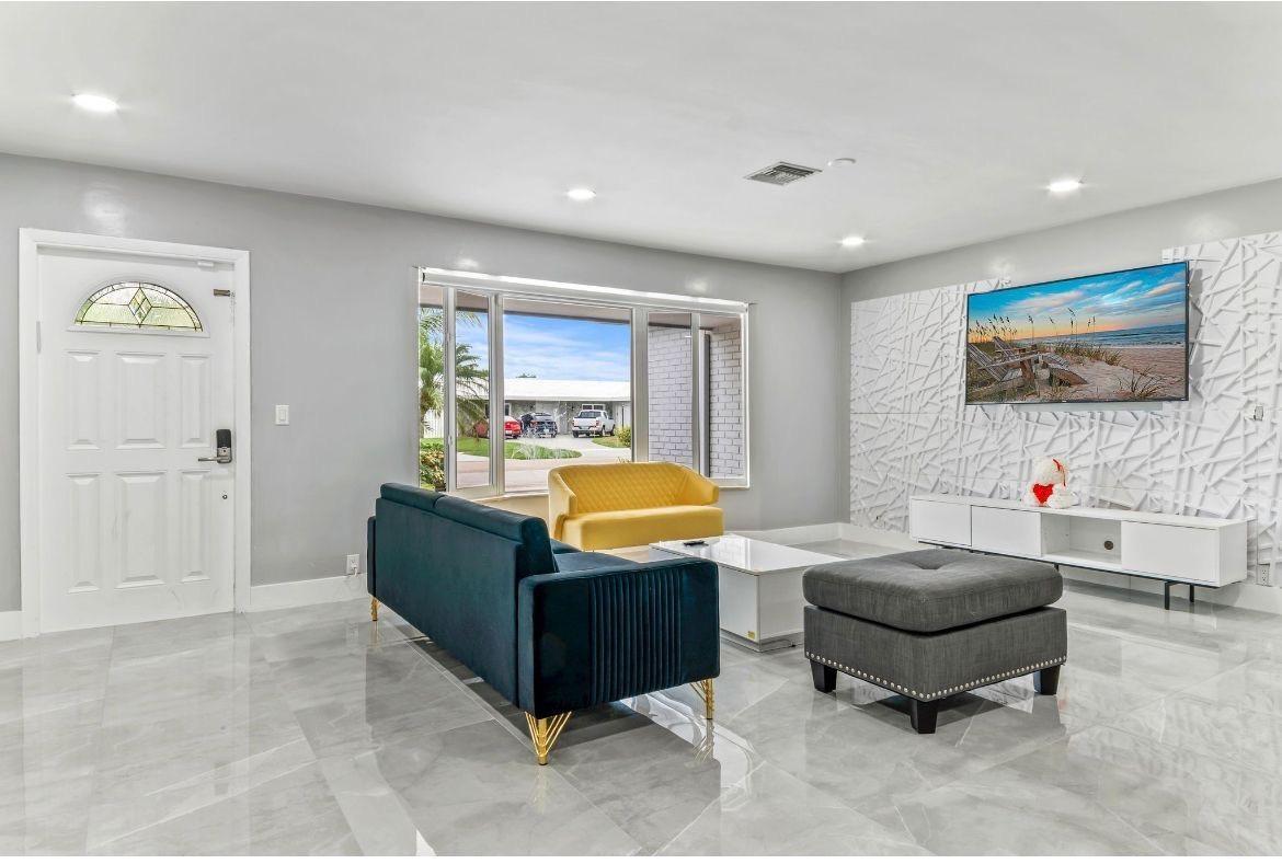 Hollywood Hills 1965 61-2 - Residential Lease
