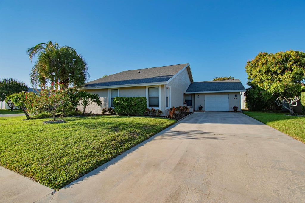 Photo of 7838 Cypress Cres, Boca Raton, FL 33433 (MLS # R11070486)
