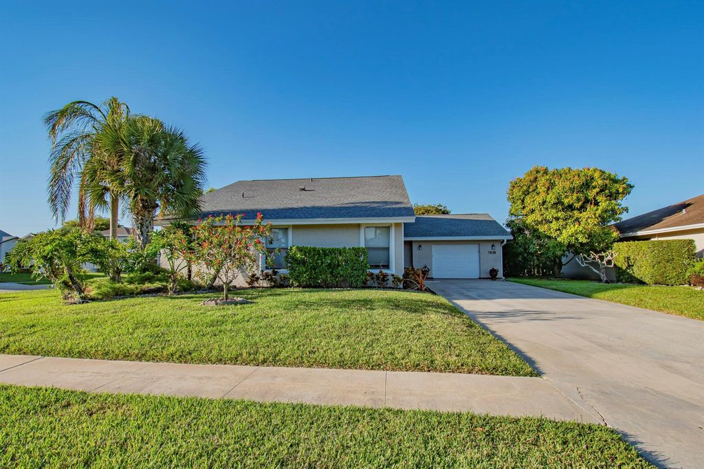 Photo of 7838 Cypress Cres, Boca Raton, FL 33433 (MLS # R11070486)
