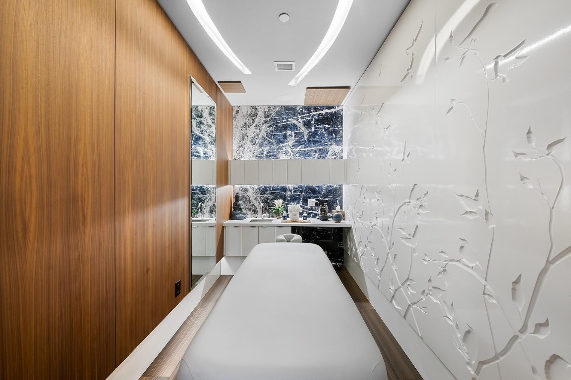 Paramount - Residential