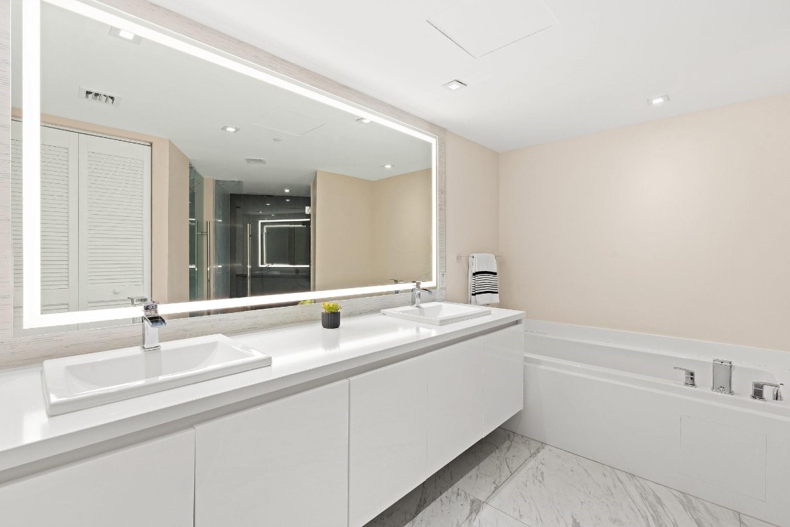 Paramount - Residential