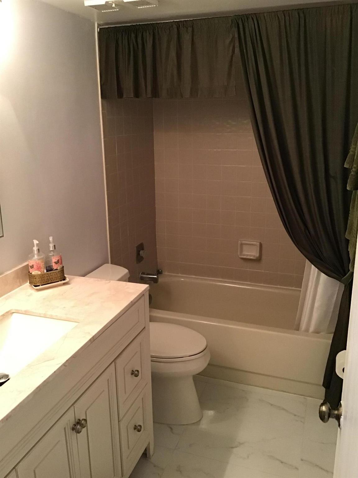 LAVERS DELRAY RACQUET CLU - Residential Lease