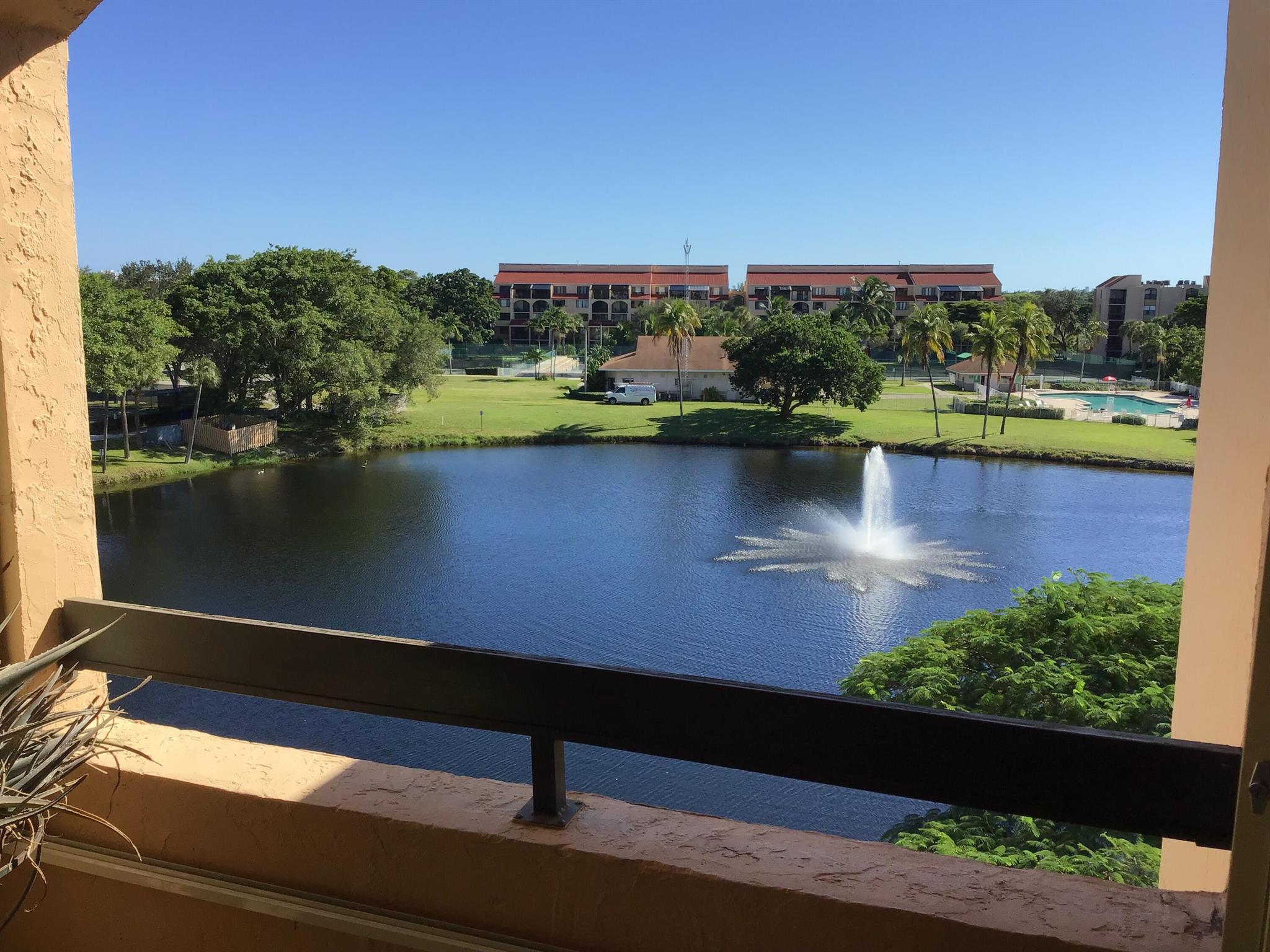 LAVERS DELRAY RACQUET CLU - Residential Lease