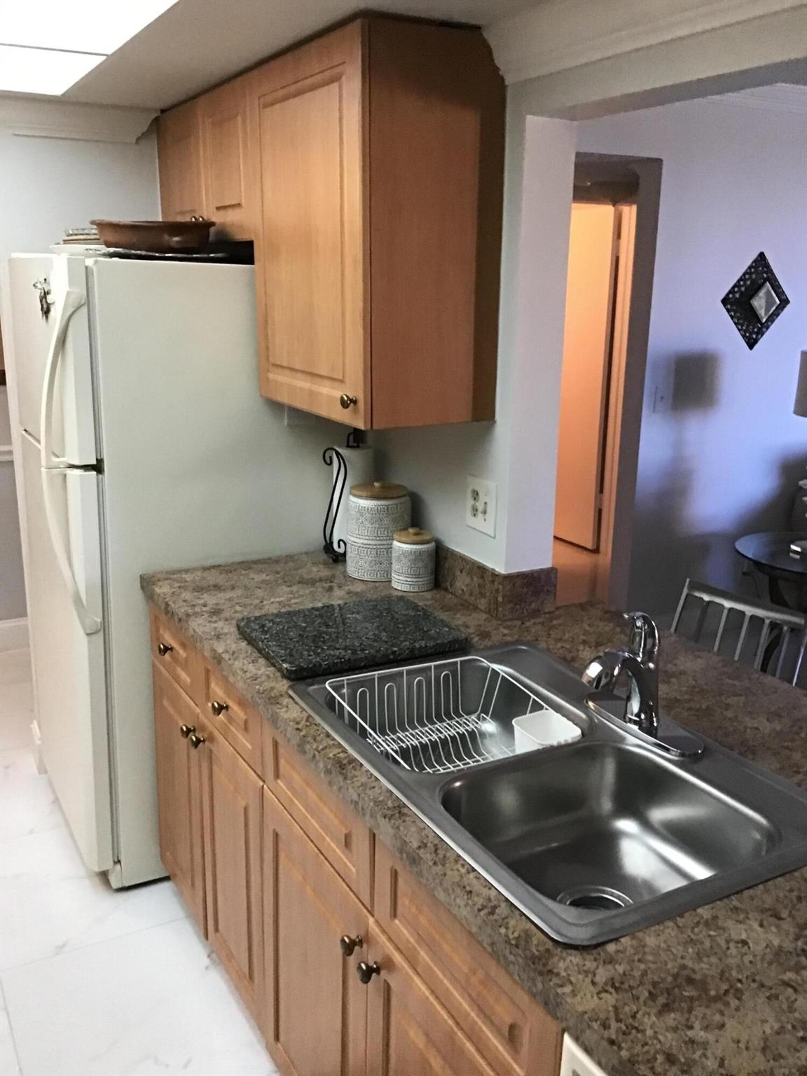 LAVERS DELRAY RACQUET CLU - Residential Lease