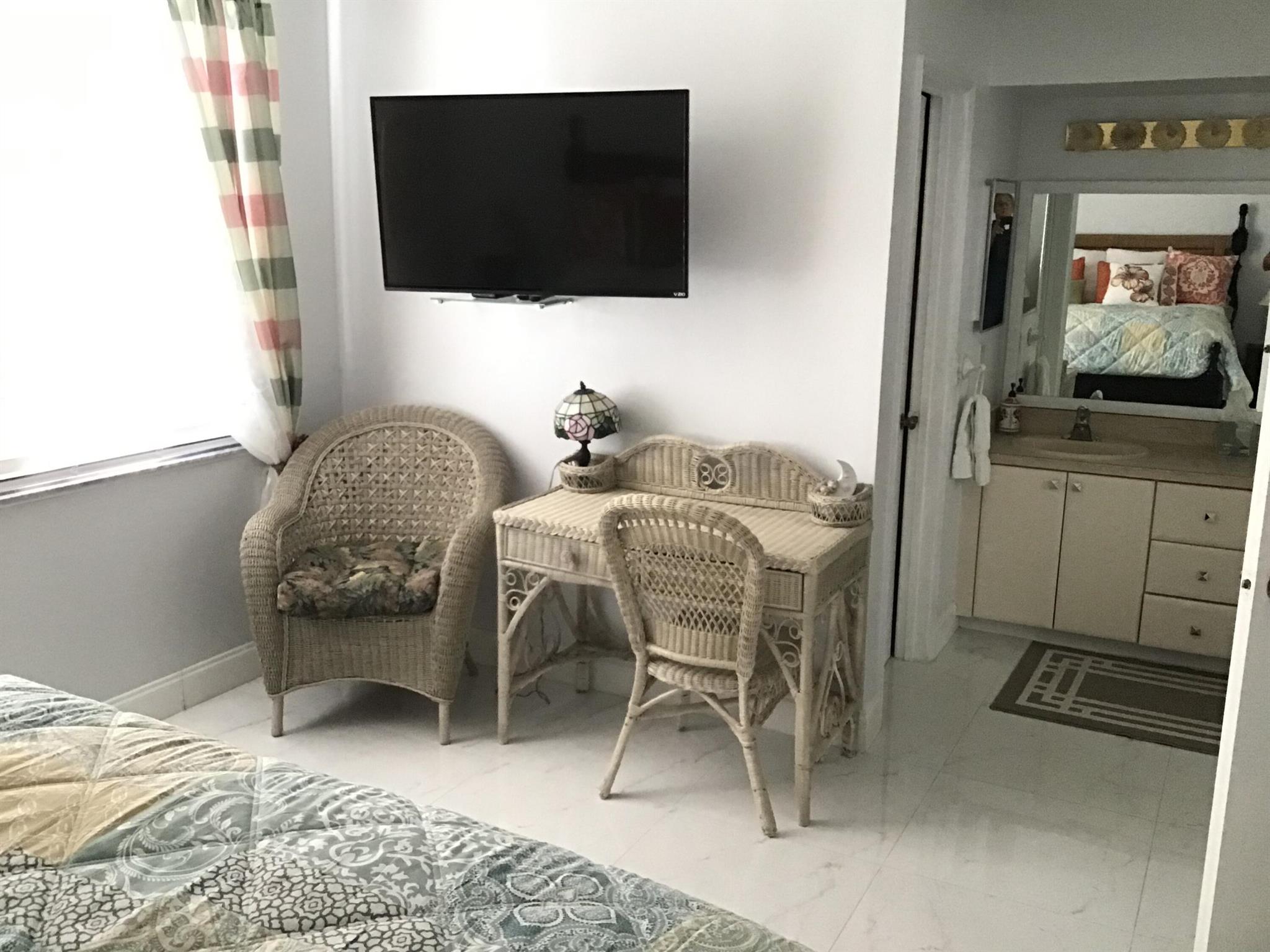 LAVERS DELRAY RACQUET CLU - Residential Lease