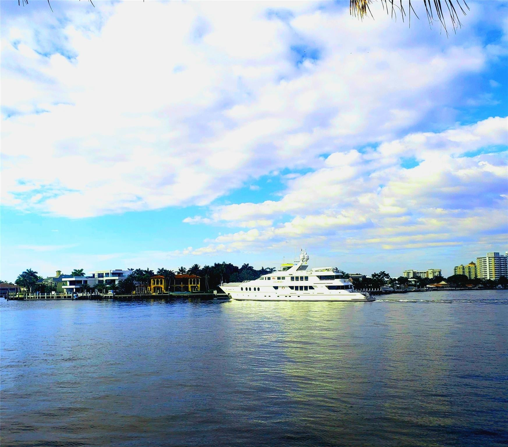 AQUA VISTA - Residential