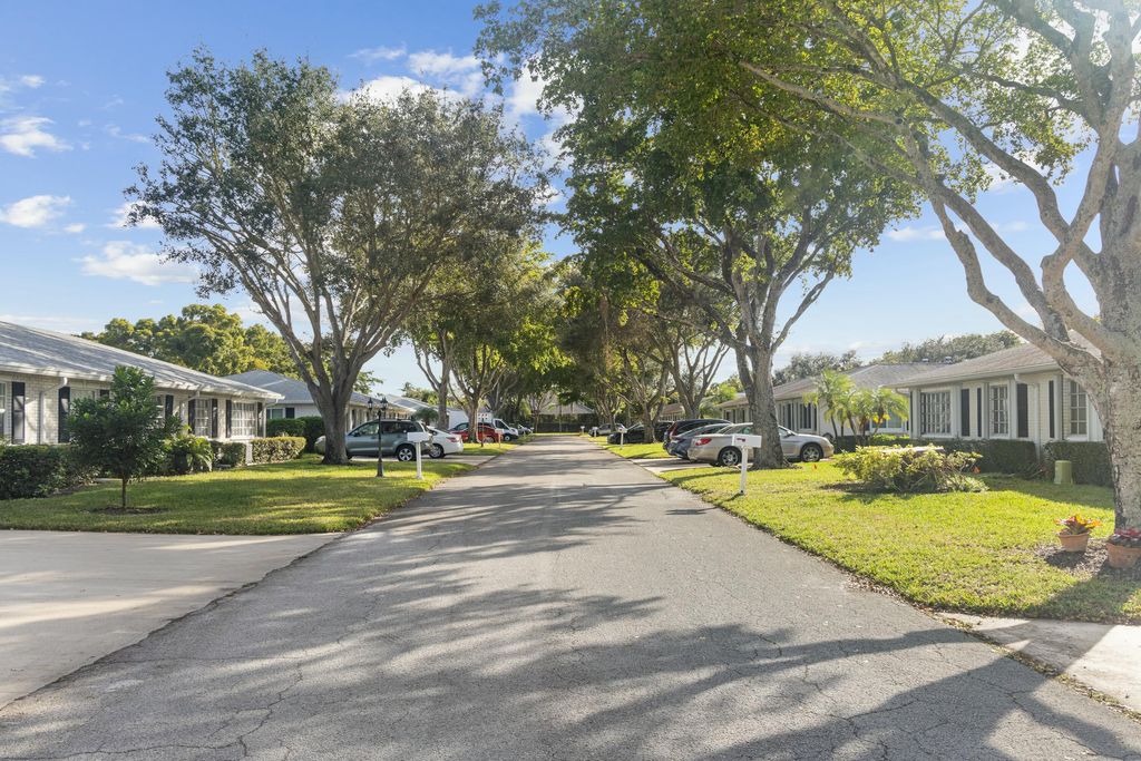 Photo of 10083 44th Terrace S #363, Boynton Beach, FL 33436 (MLS # R11055314)