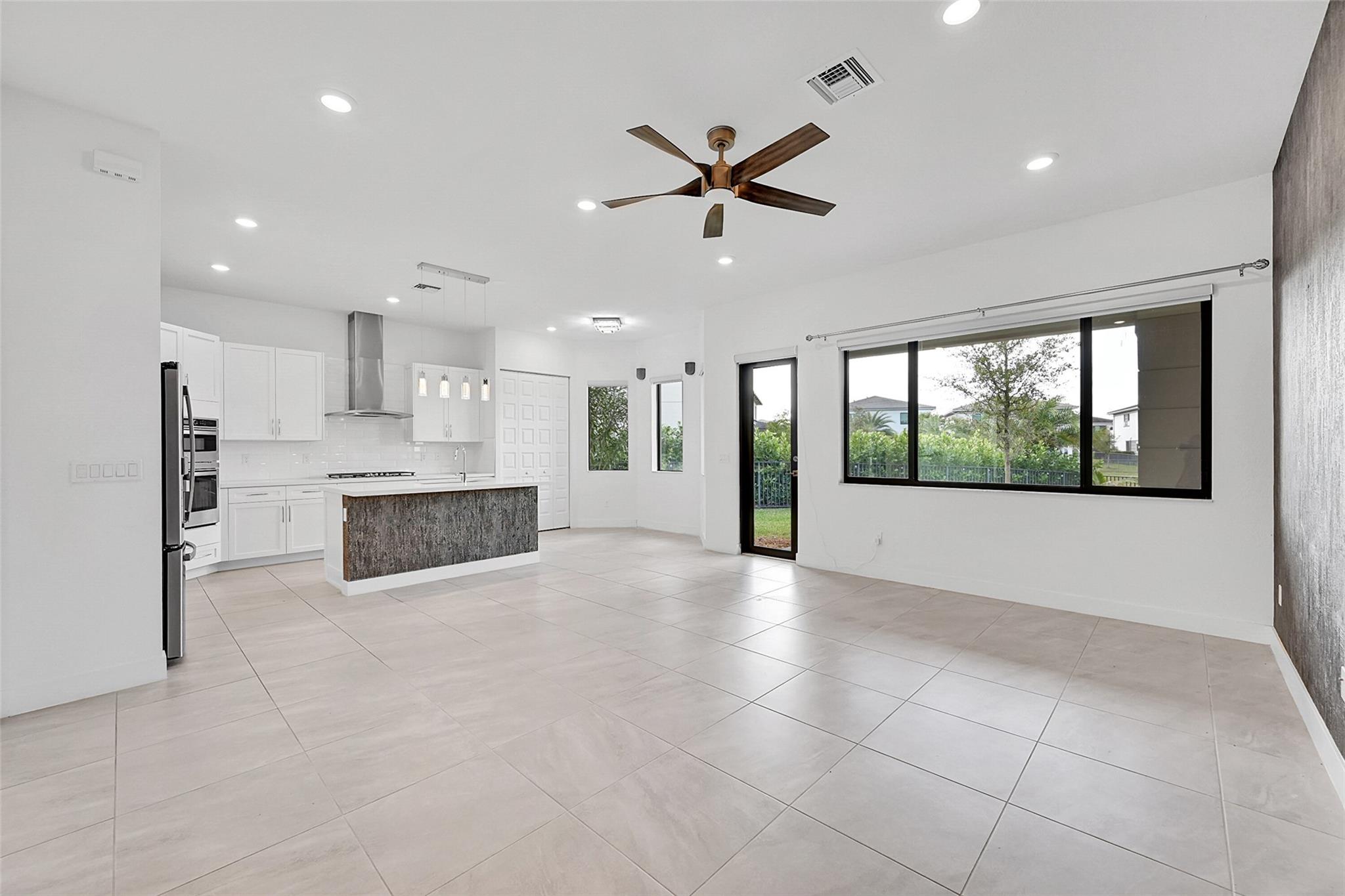 Triple H Ranch 182-111 B - Residential Lease