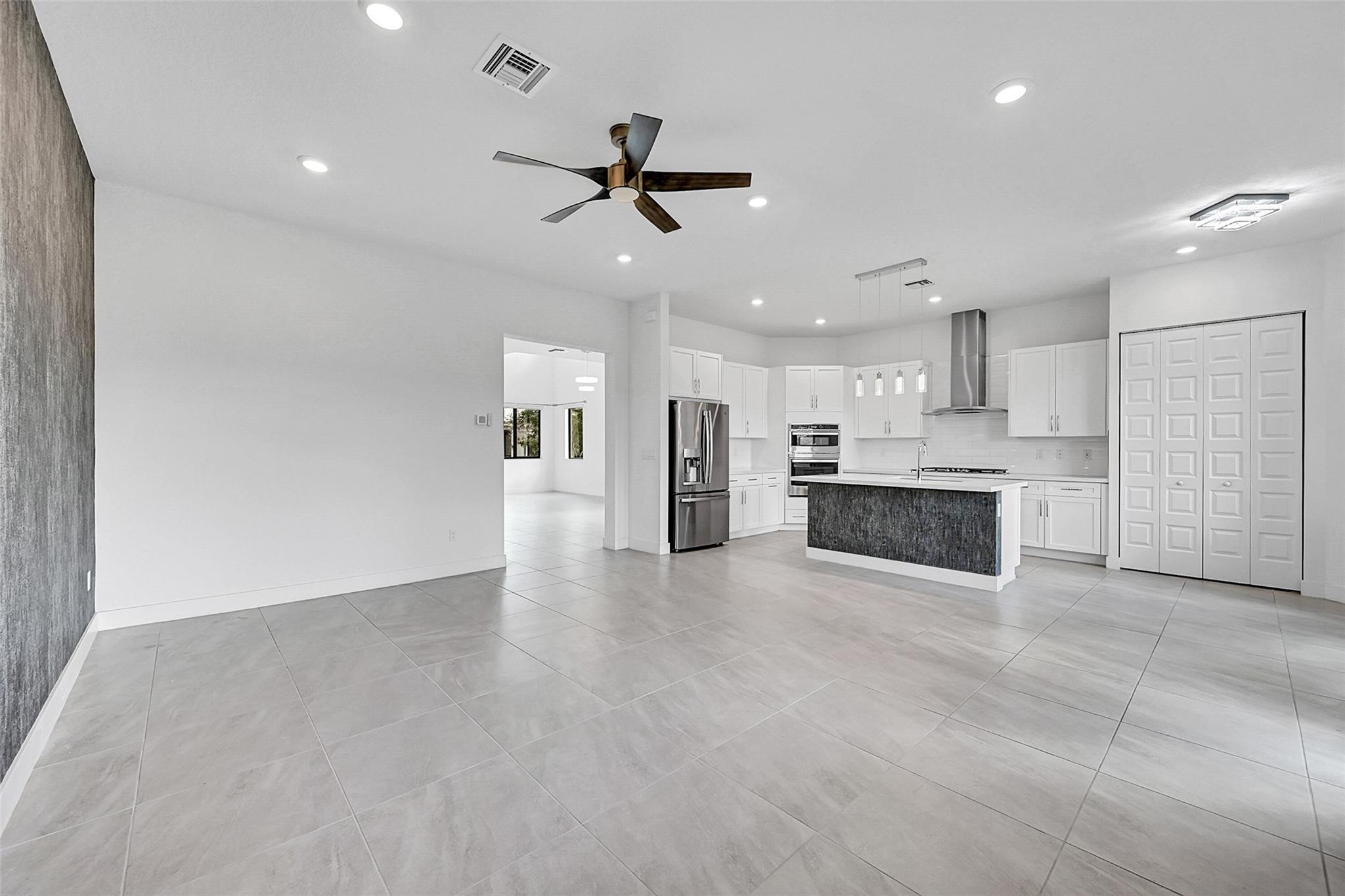 Triple H Ranch 182-111 B - Residential Lease