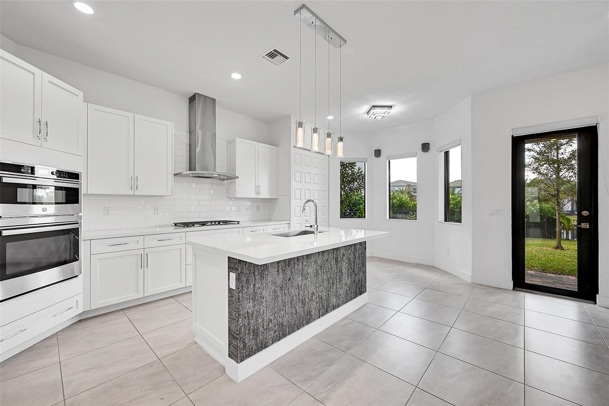 Triple H Ranch 182-111 B - Residential Lease