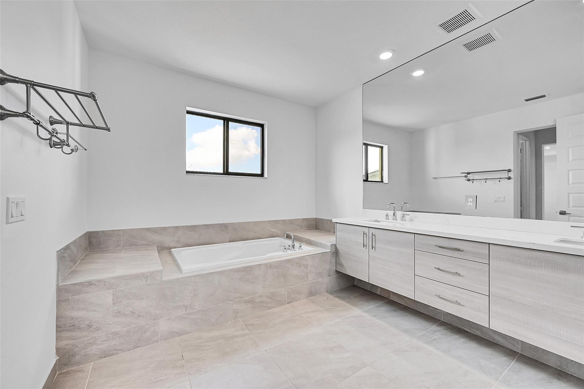 Triple H Ranch 182-111 B - Residential Lease
