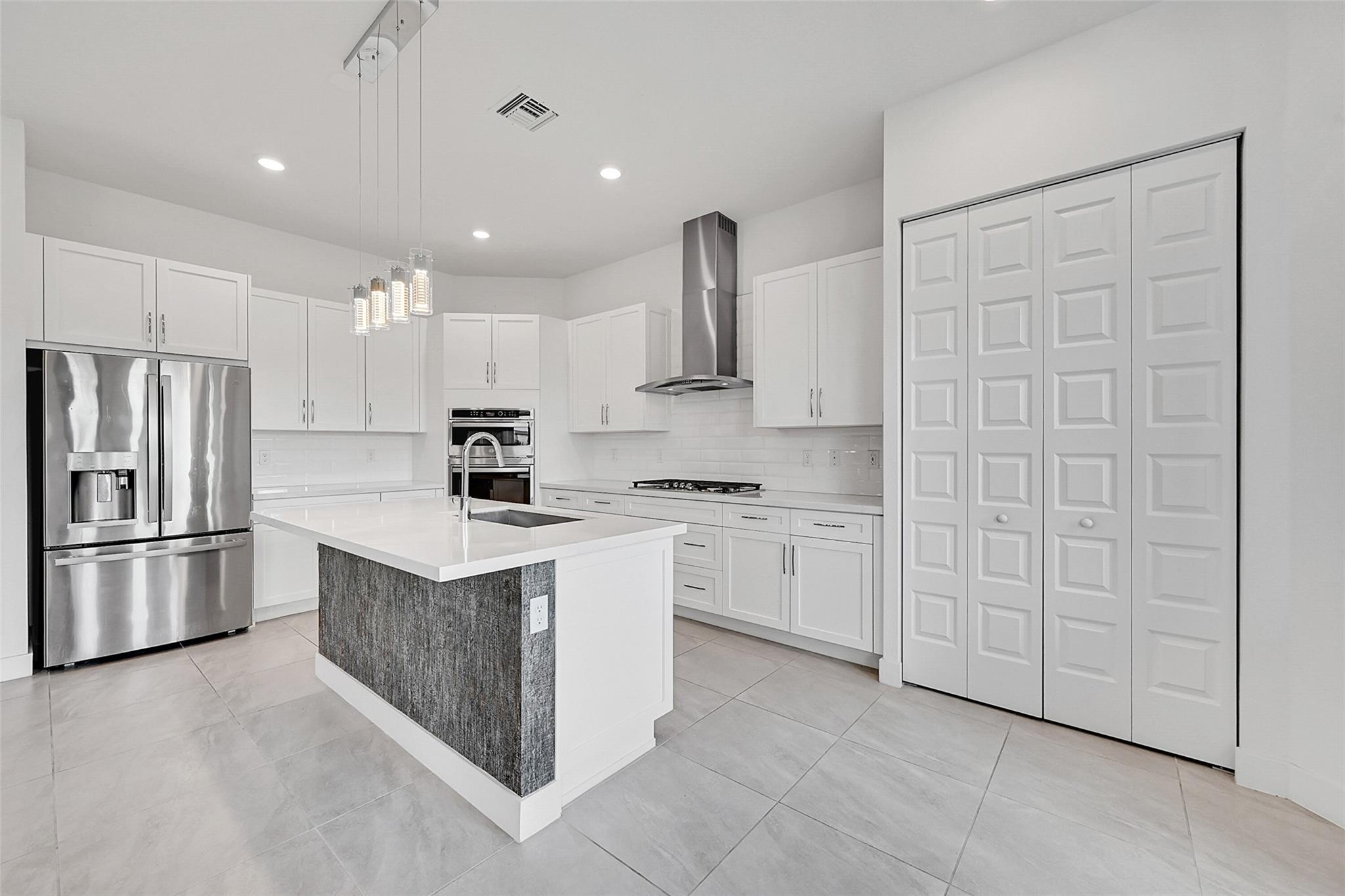 Triple H Ranch 182-111 B - Residential Lease