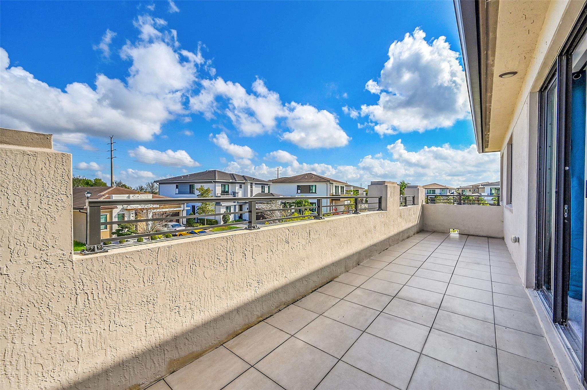 Triple H Ranch 182-111 B - Residential Lease