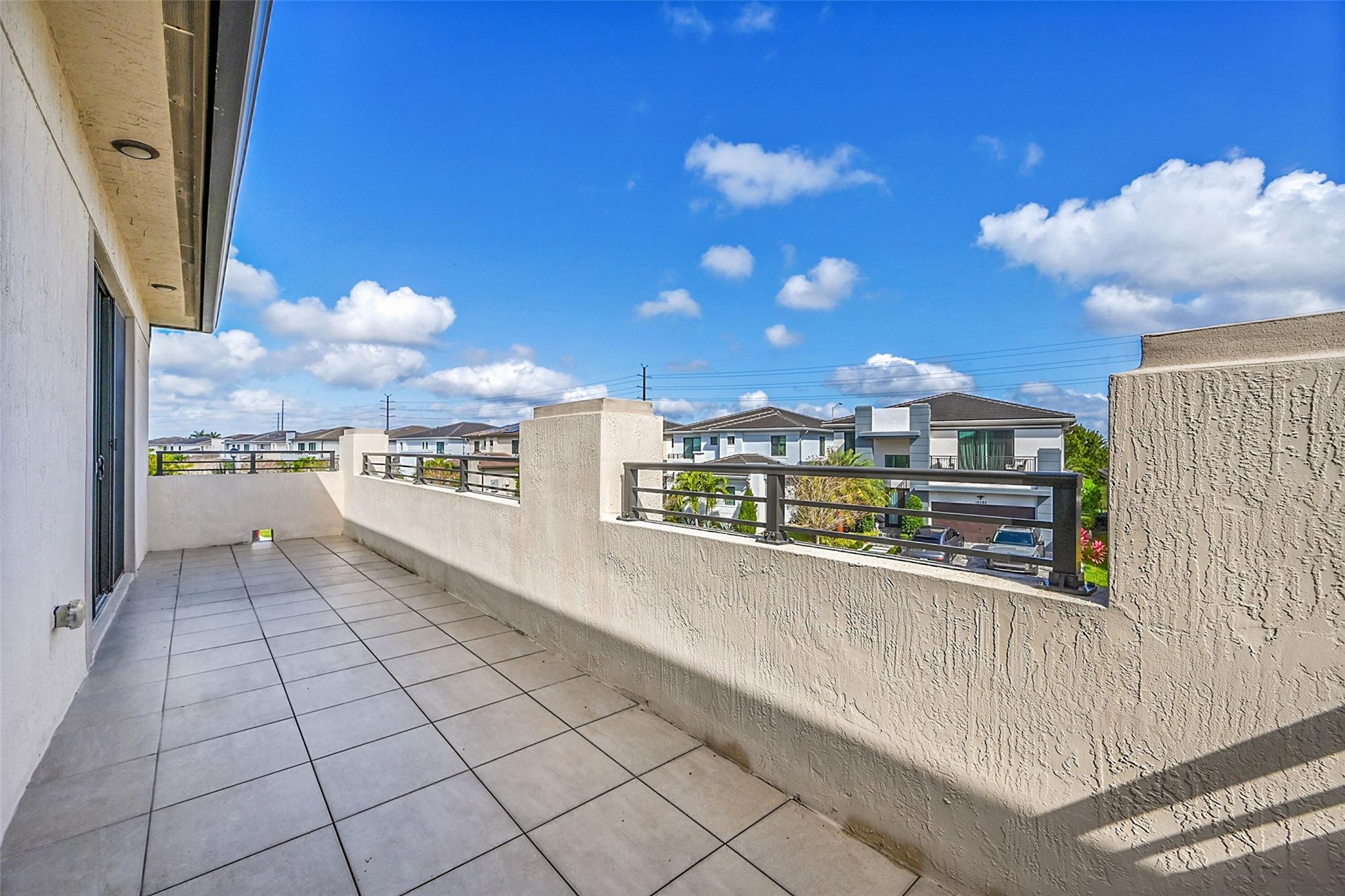 Triple H Ranch 182-111 B - Residential Lease