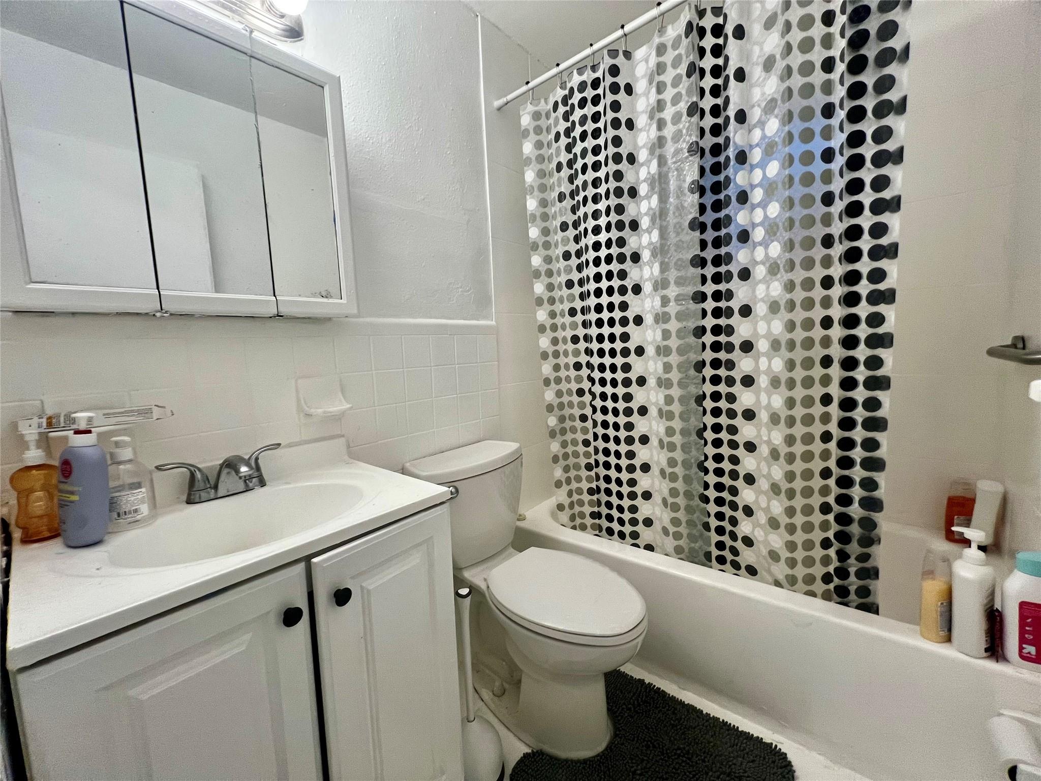 Linwood Gardens 2 51-37 B - Residential