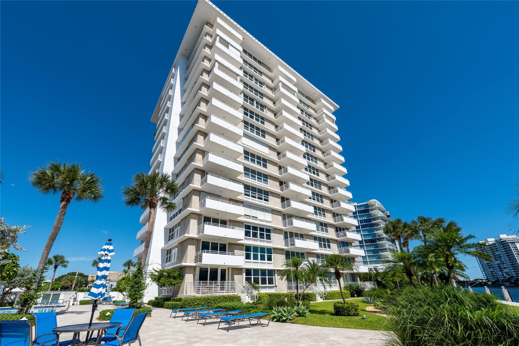 SUNRISE TOWER - Residential