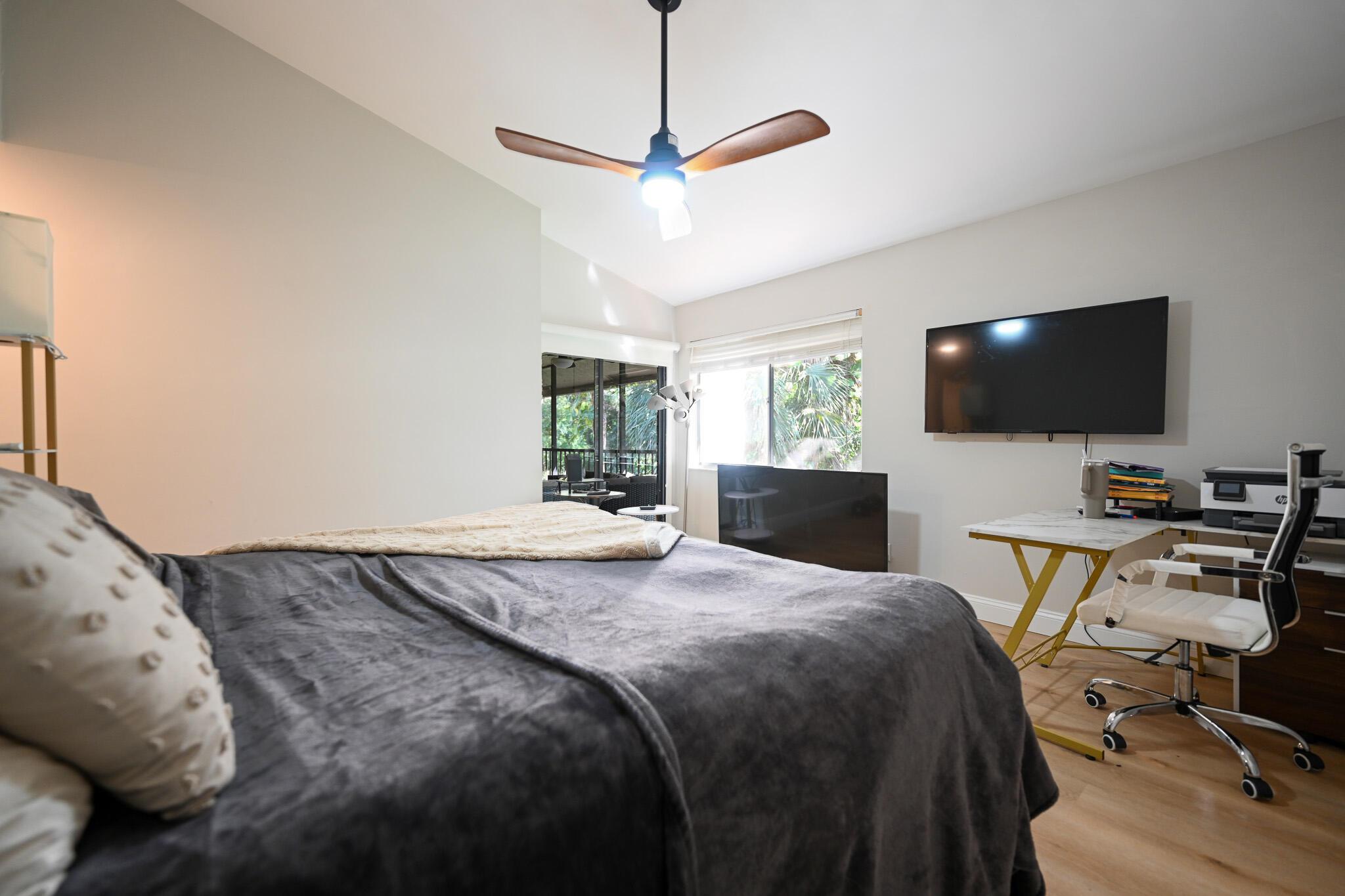 COACH HOUSES OF TOWN PLAC - Residential Lease