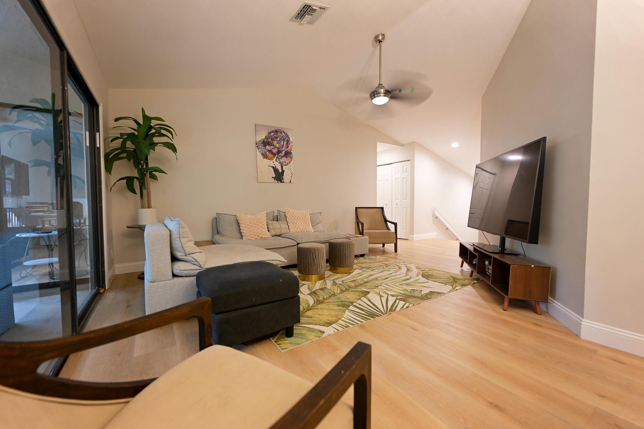 COACH HOUSES OF TOWN PLAC - Residential Lease