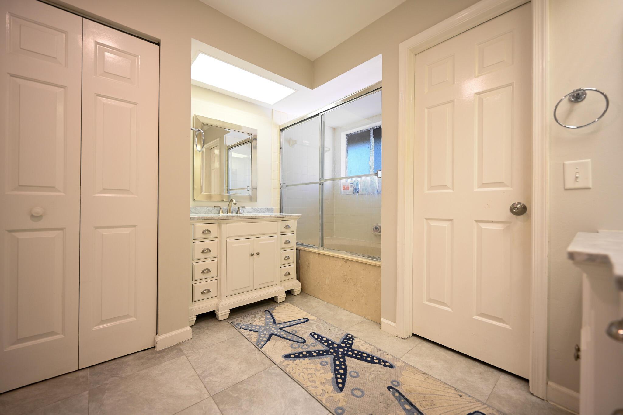 COACH HOUSES OF TOWN PLAC - Residential Lease