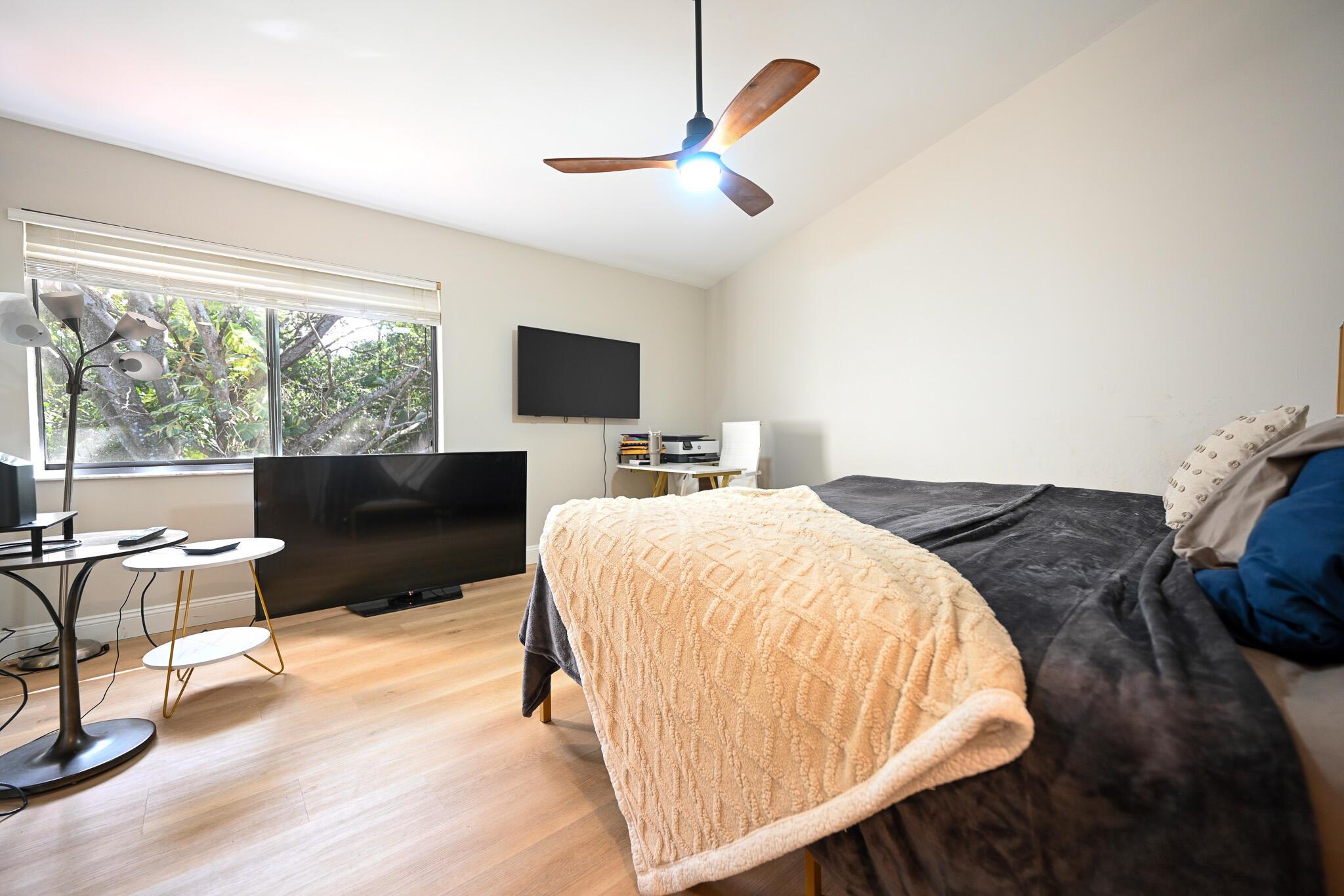 COACH HOUSES OF TOWN PLAC - Residential Lease