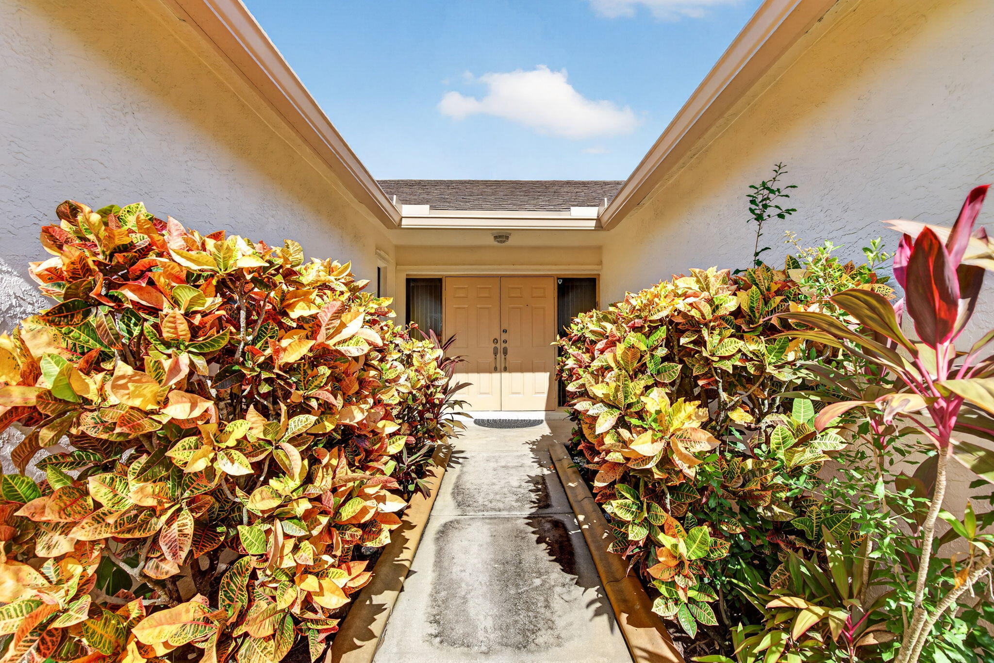5757 SW 89TH Lane
