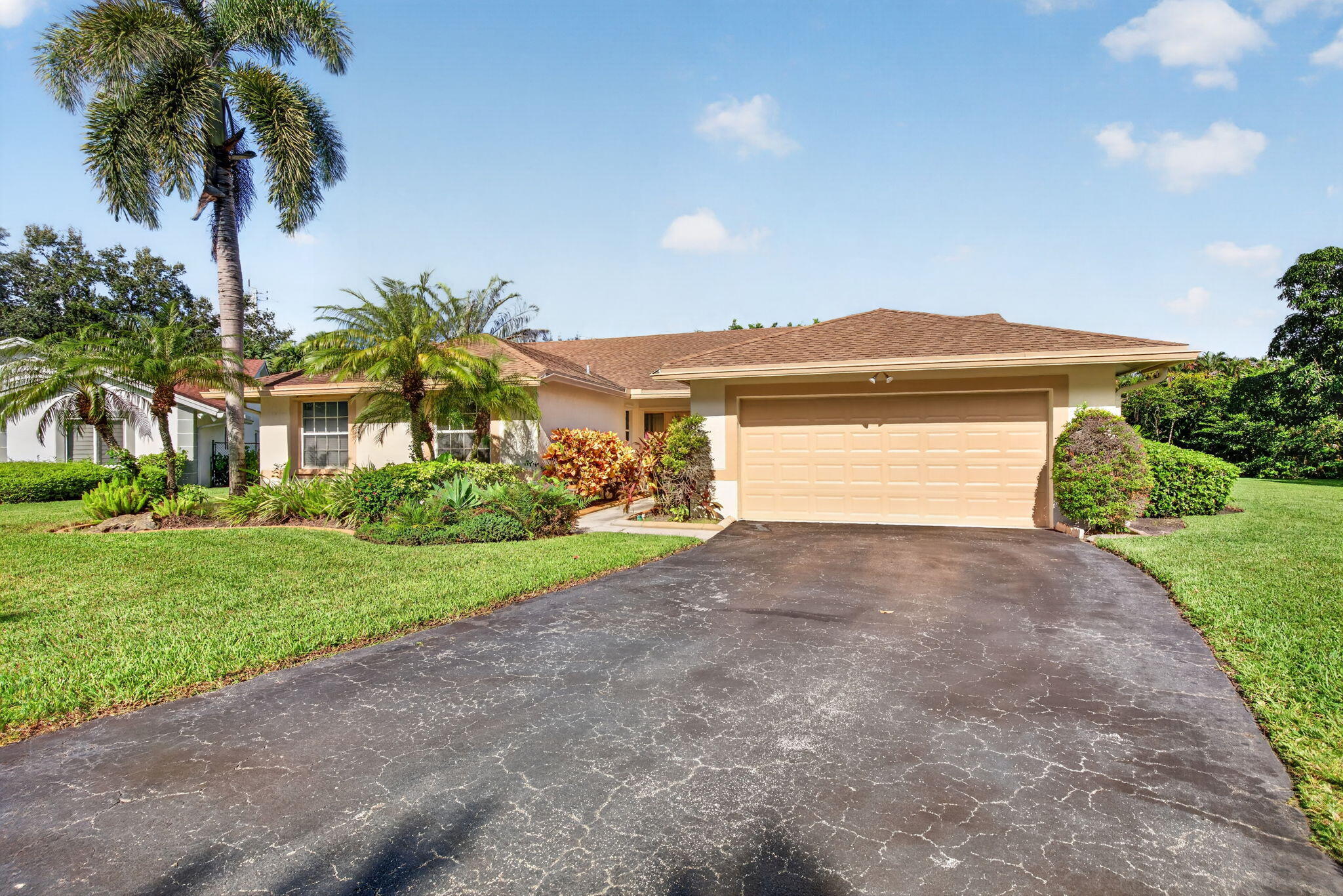 5757 SW 89TH Lane