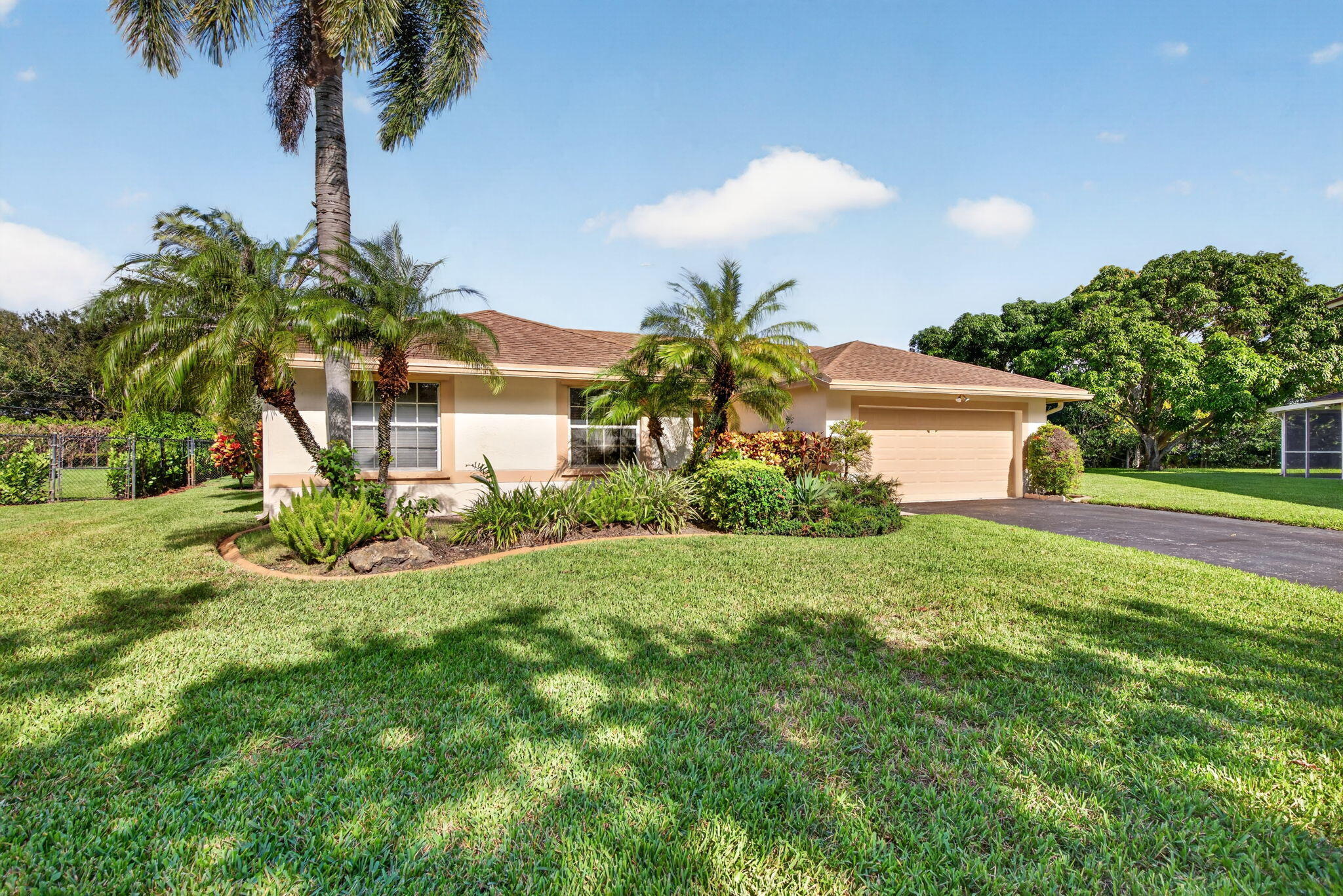5757 SW 89TH Lane