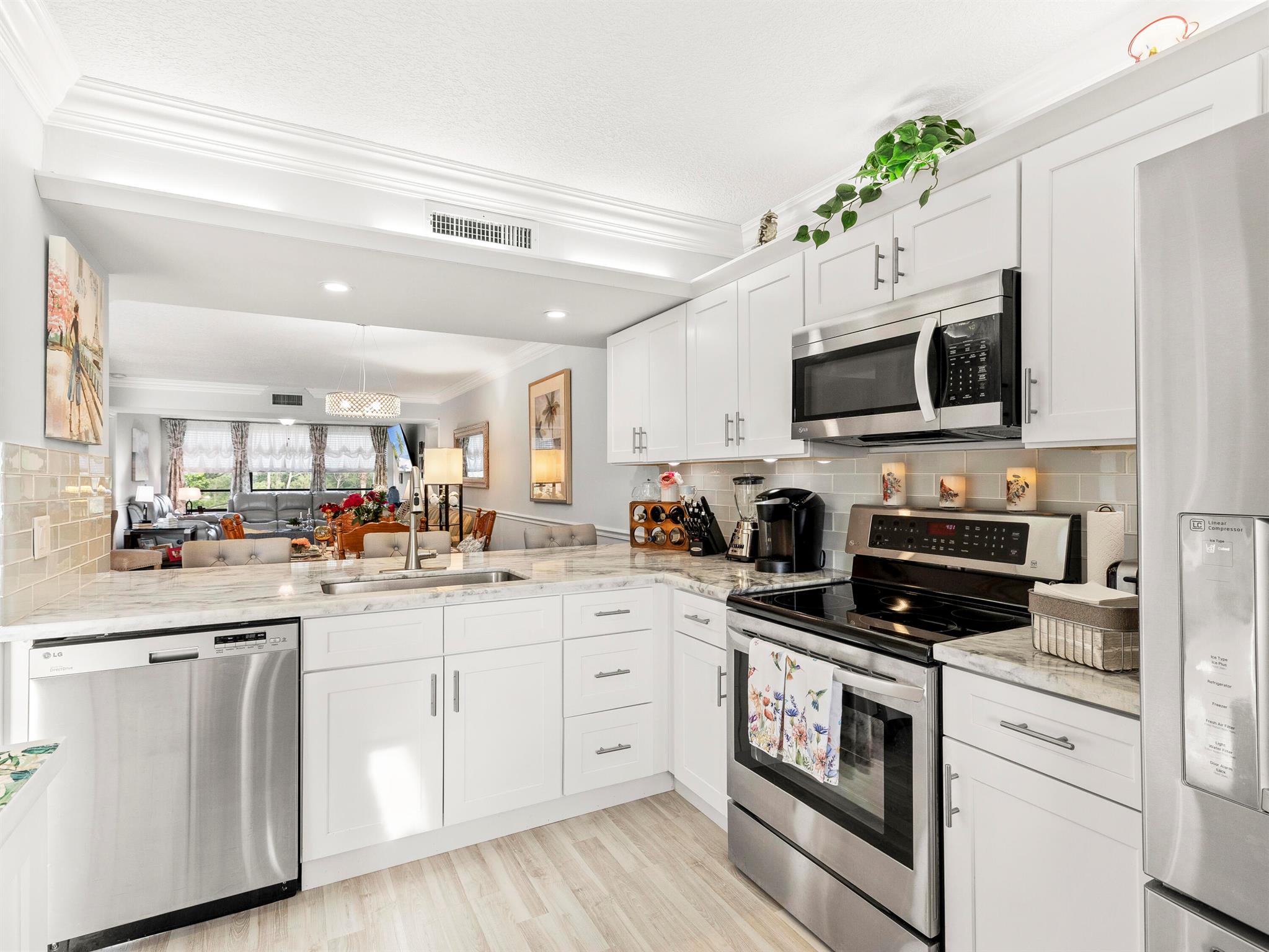 6073 Balboa Circle Circle 403