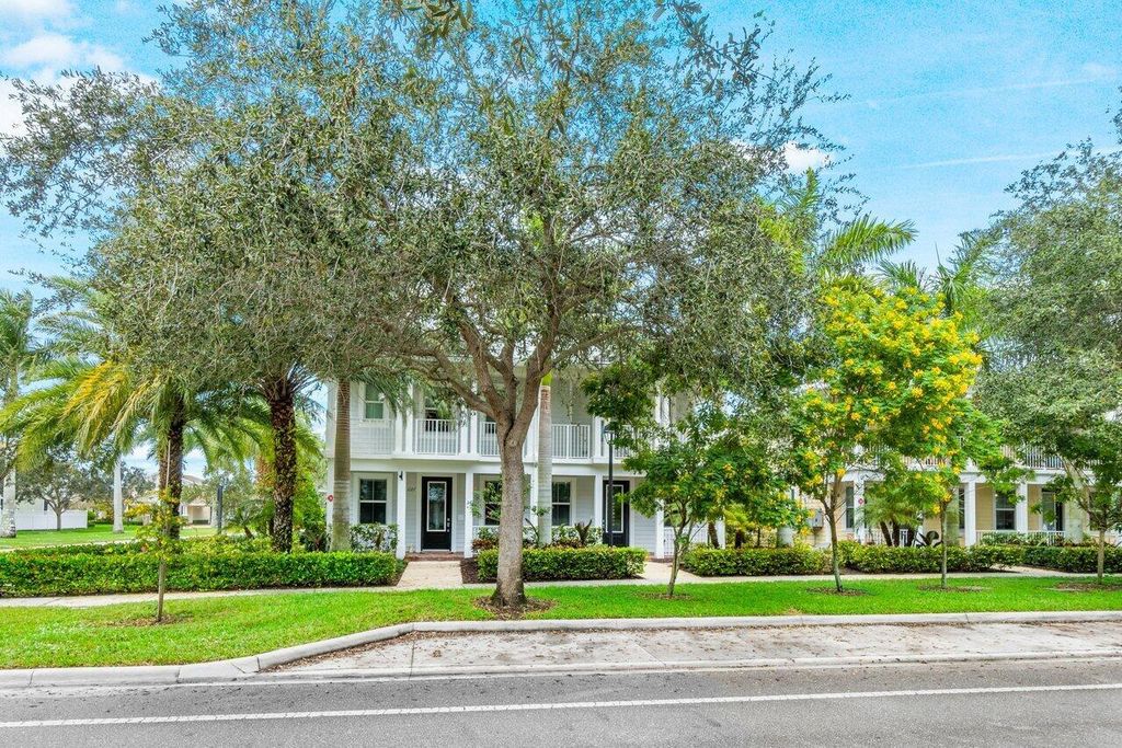 Photo of 1127 Dakota Drive, Jupiter, FL 33458 (MLS # R10937792)