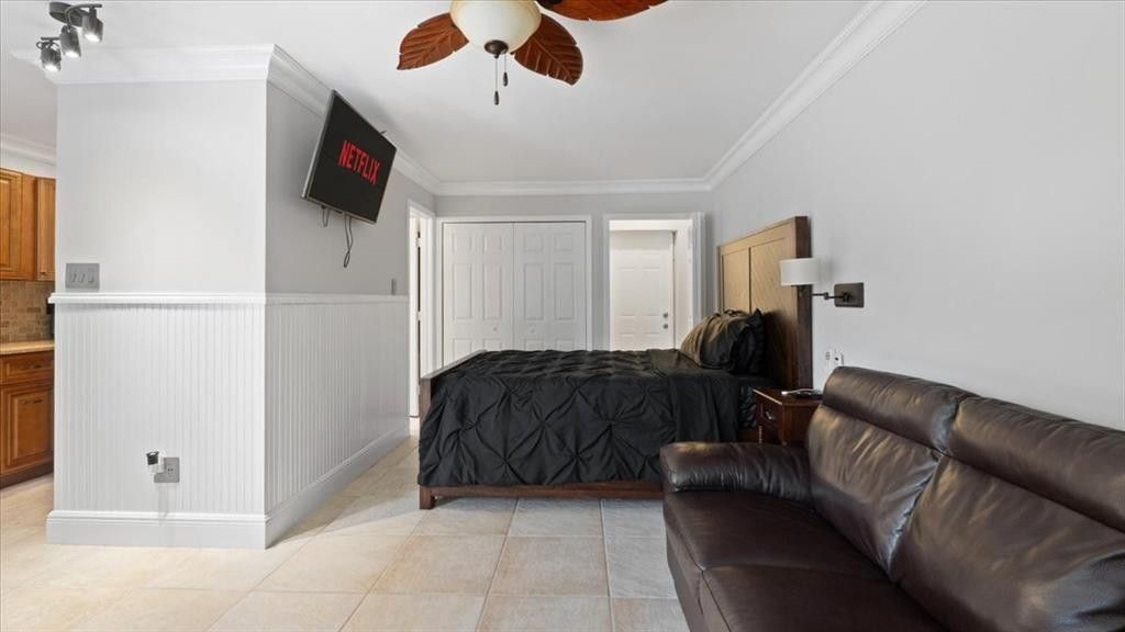 Photo of 724 NE 2nd Street, Pompano Beach, FL 33060 (MLS # B26016595)