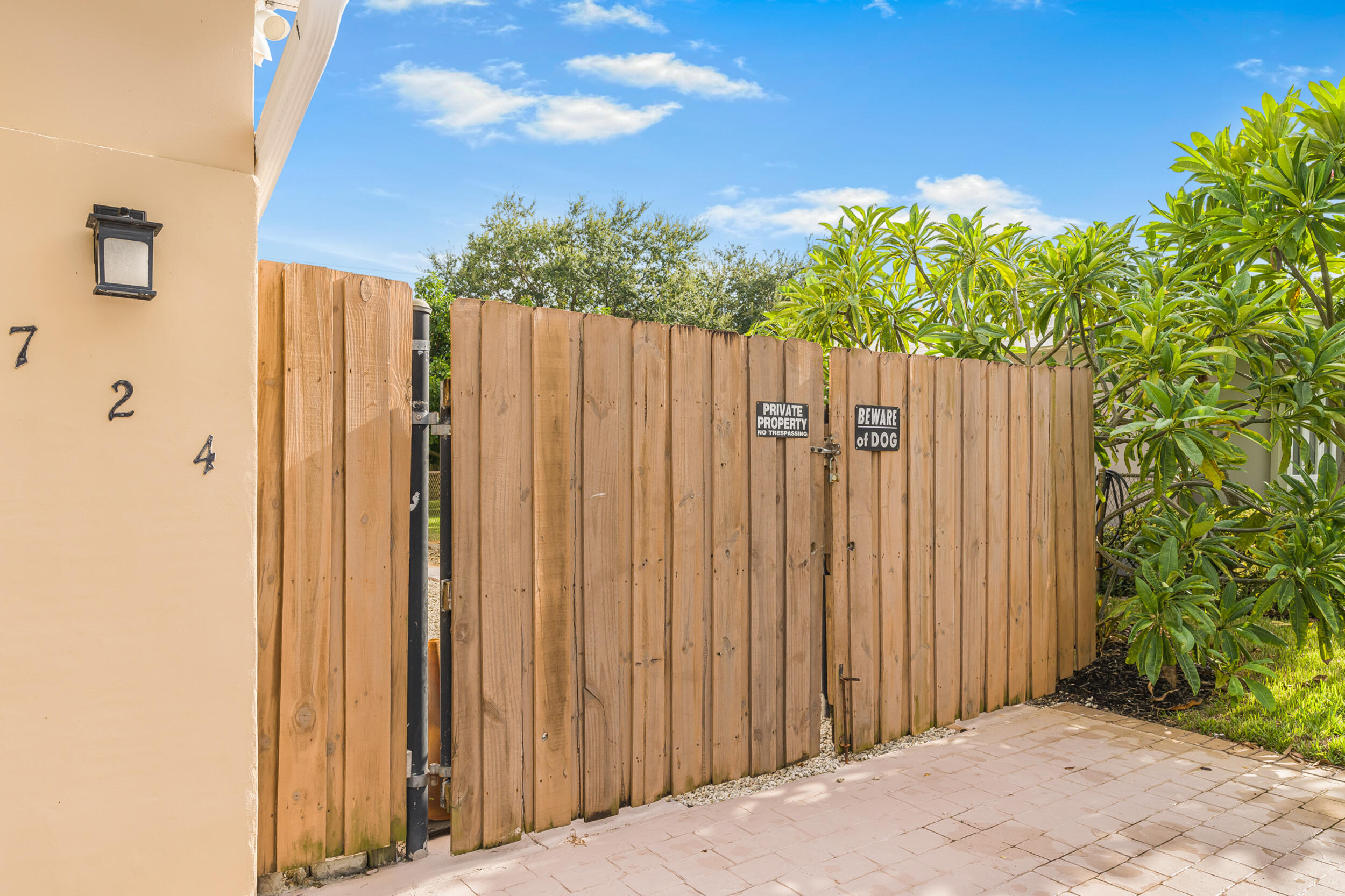 BRENTWOOD PARK - Residential Lease