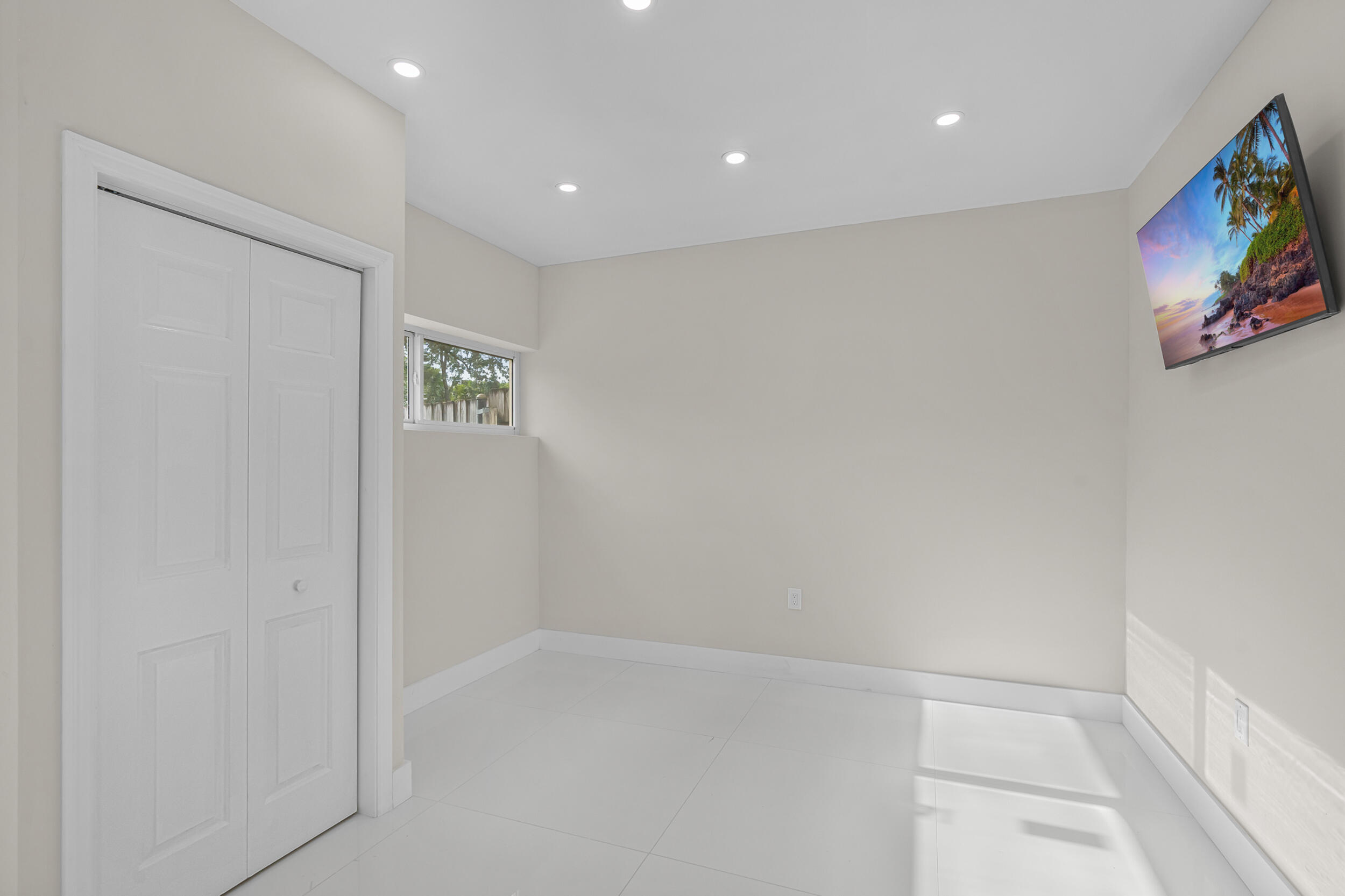 BRENTWOOD PARK - Residential Lease