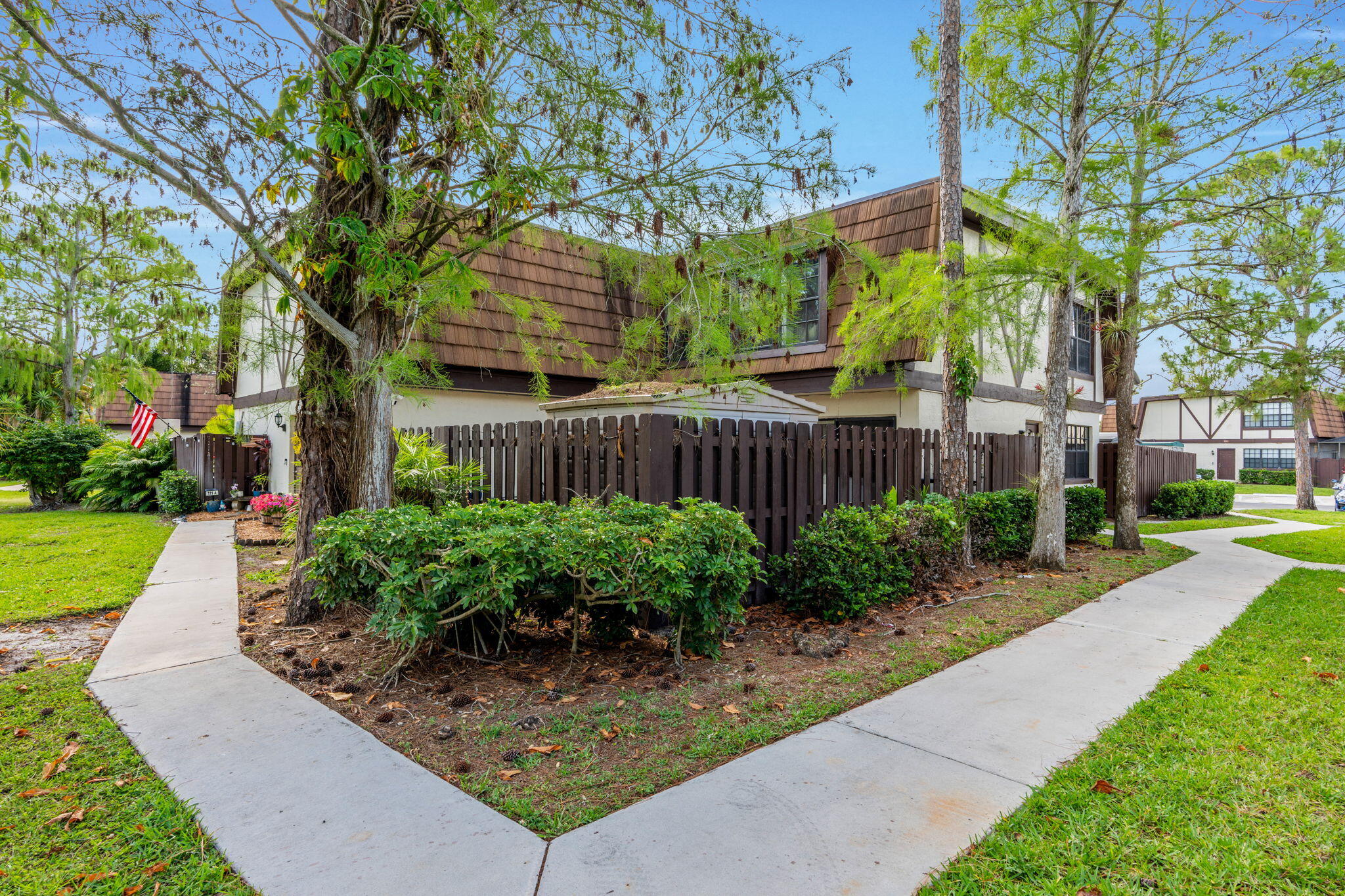 111 Weybridge Circle