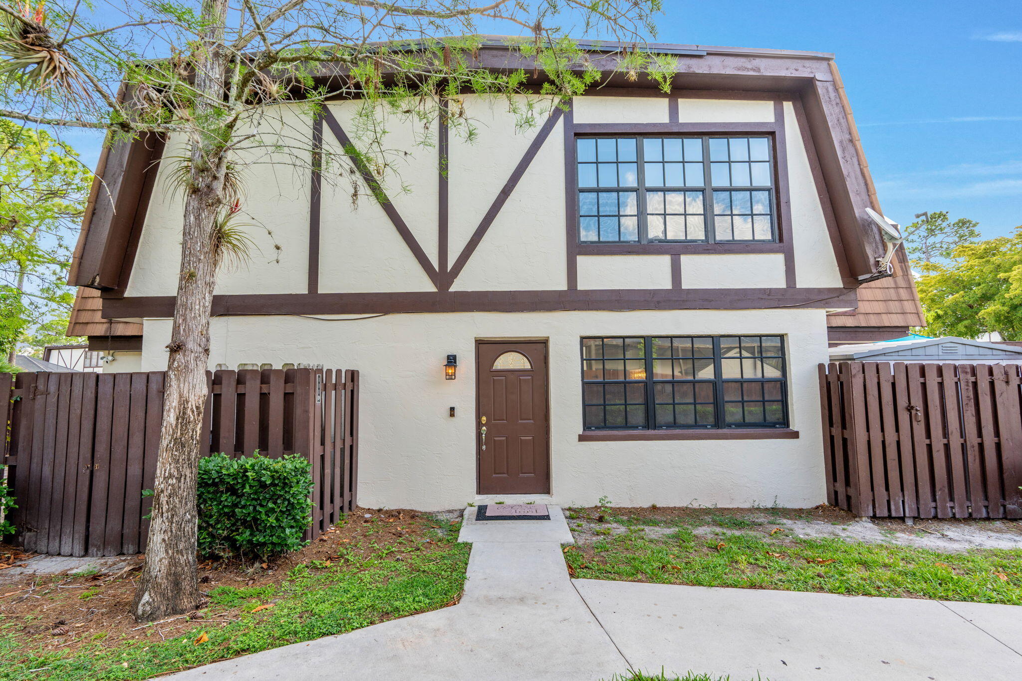 111 Weybridge Circle