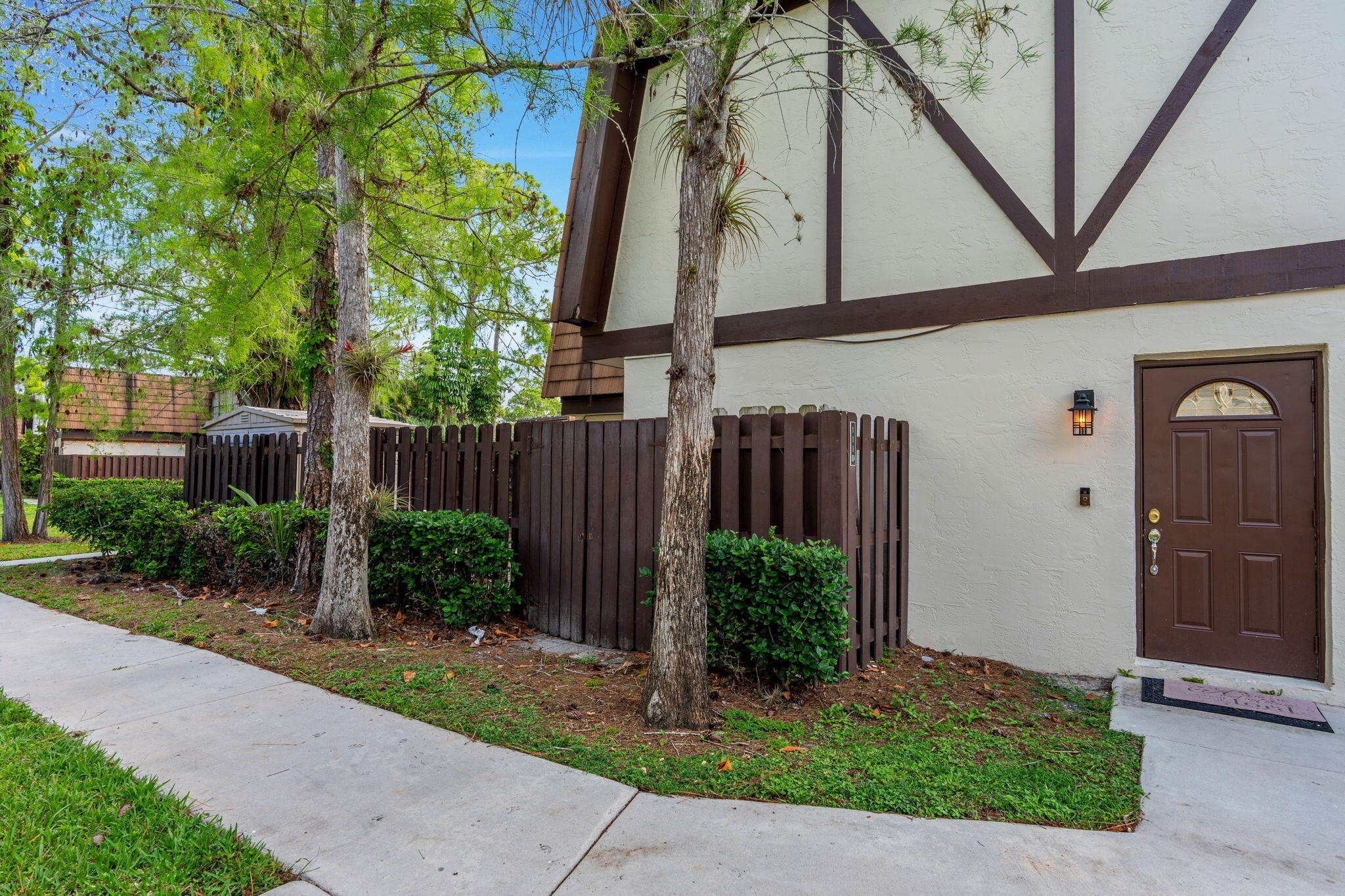 111 Weybridge Circle