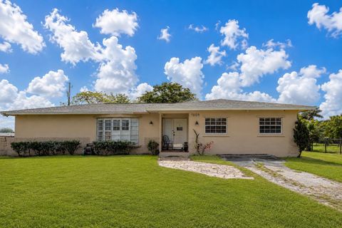 1009 NE 18th Street Belle Glade FL 33430