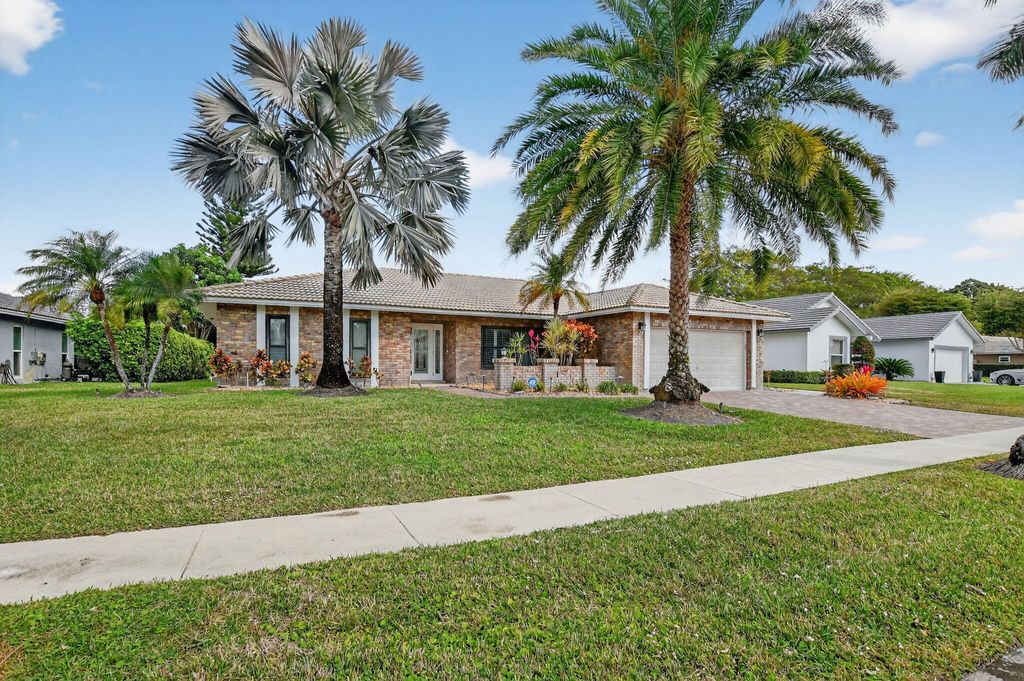Photo of 10294 Crosswind Road, Boca Raton, FL 33498 (MLS # R11164739)