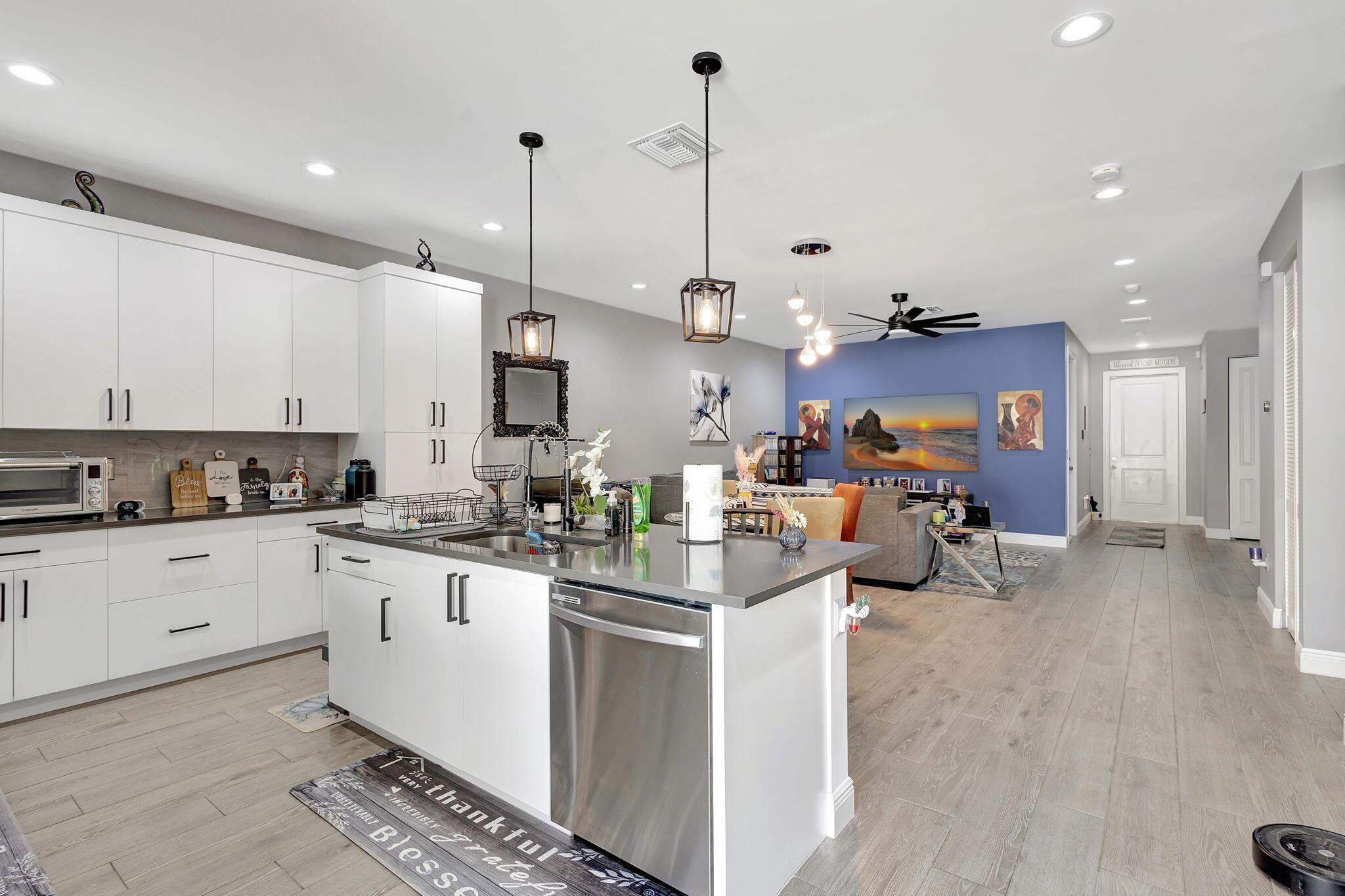 SOUTHERN BOULEVARD PINES - Residential