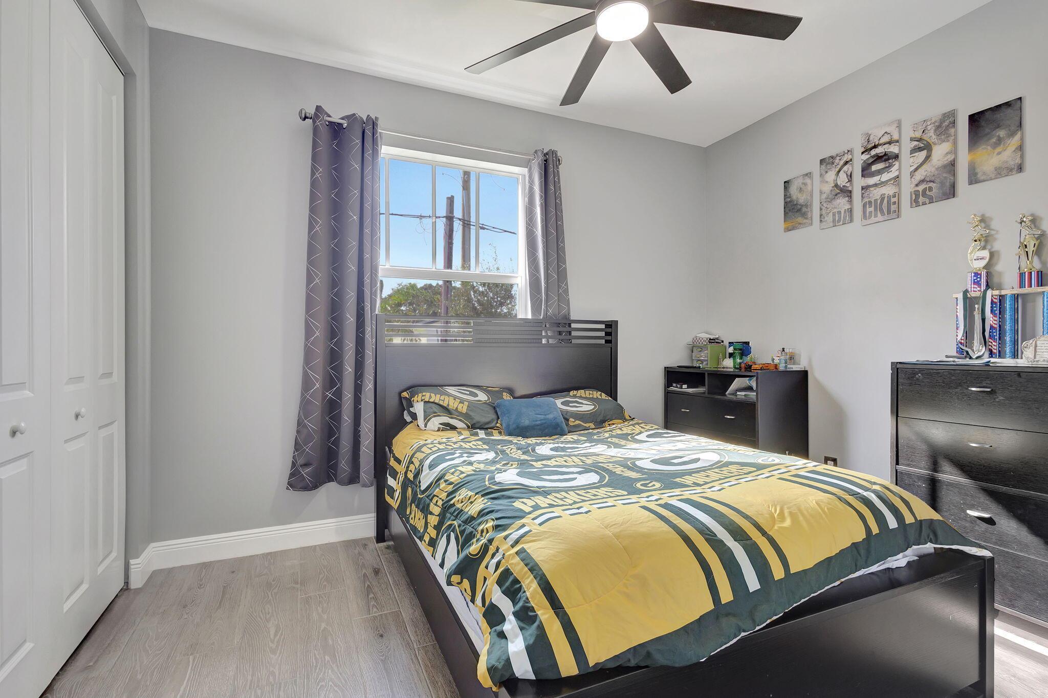 SOUTHERN BOULEVARD PINES - Residential