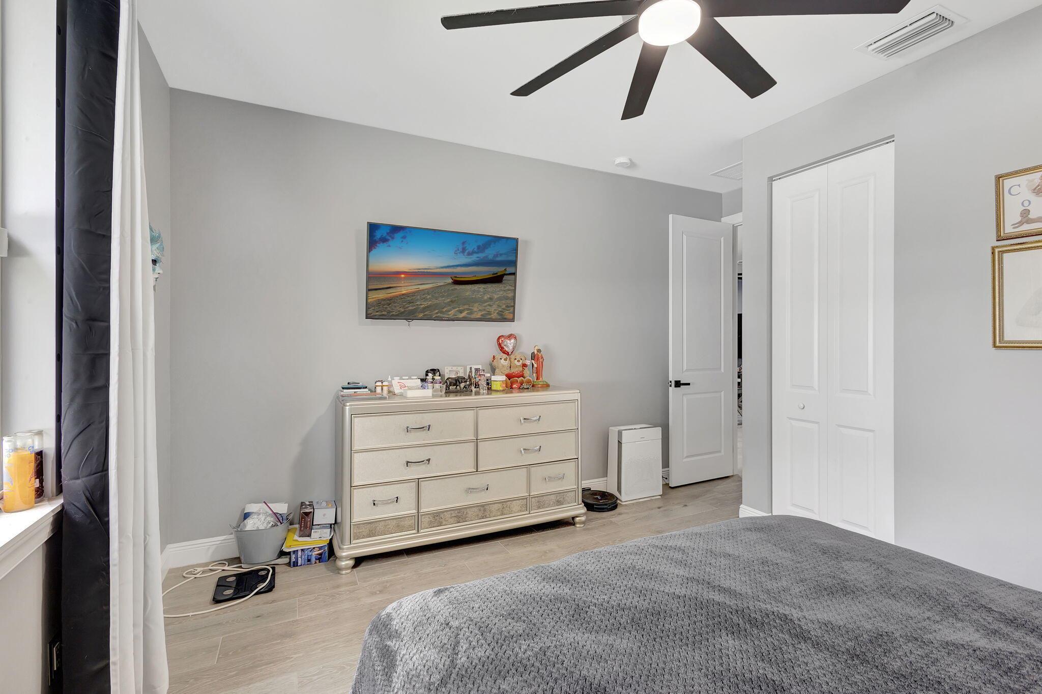 SOUTHERN BOULEVARD PINES - Residential