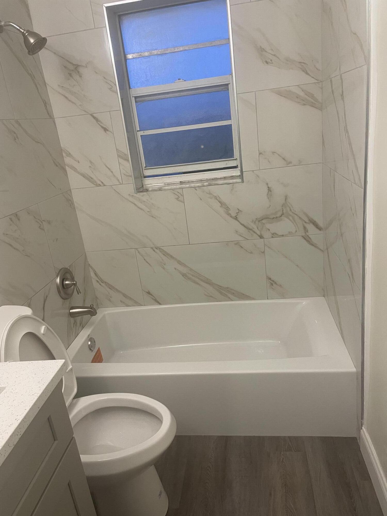 CLOWS - Residential Lease