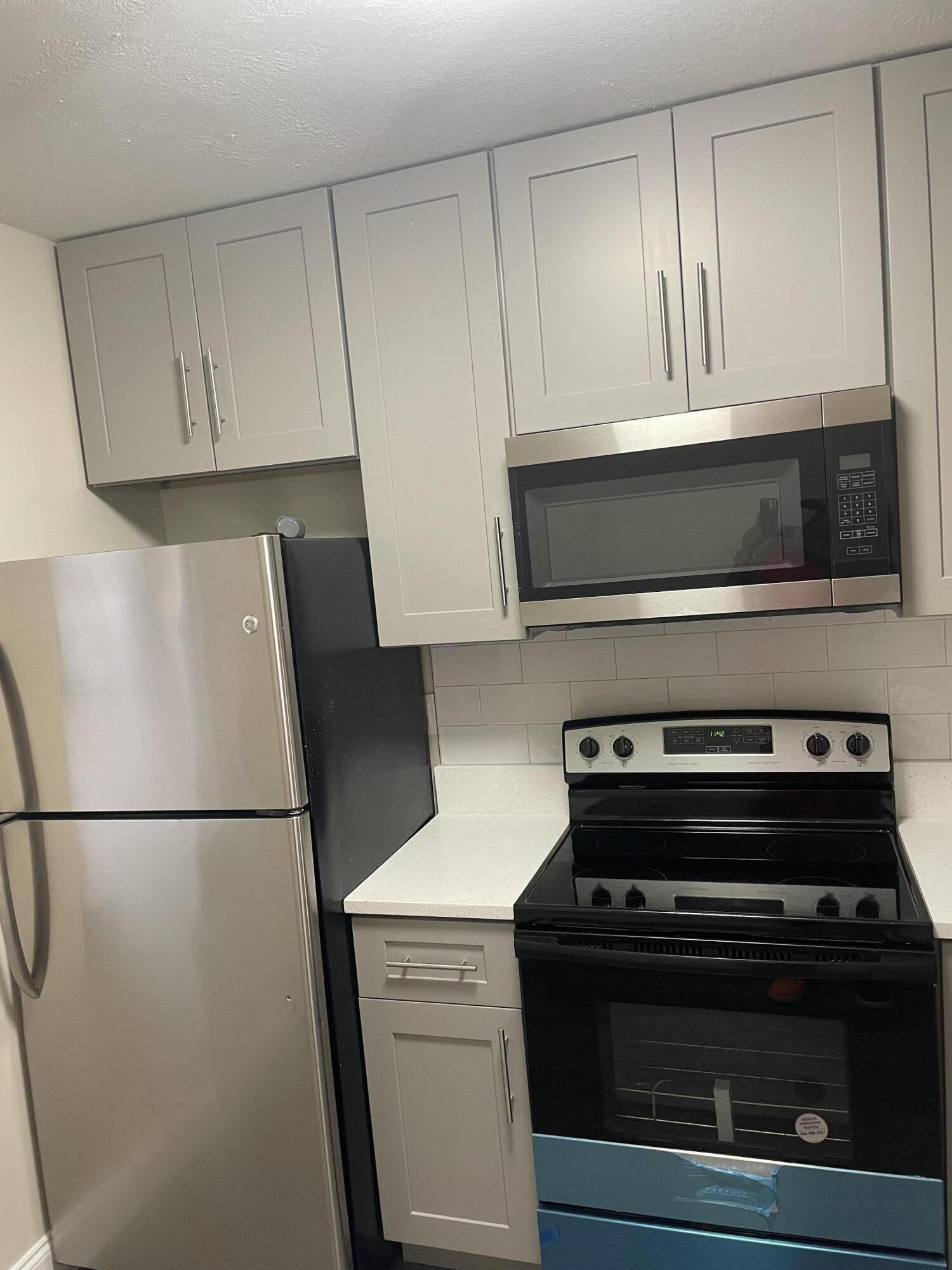 CLOWS - Residential Lease
