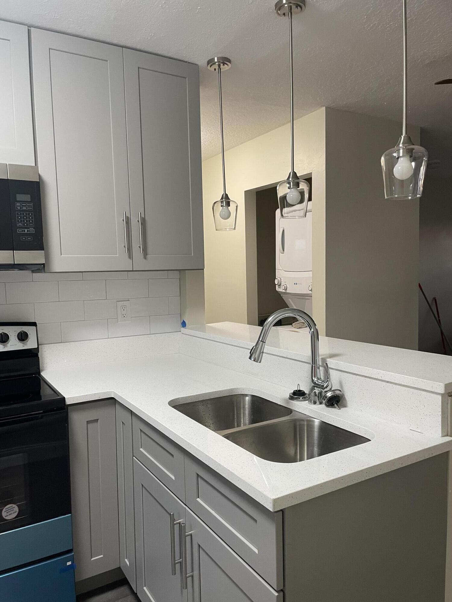 CLOWS - Residential Lease