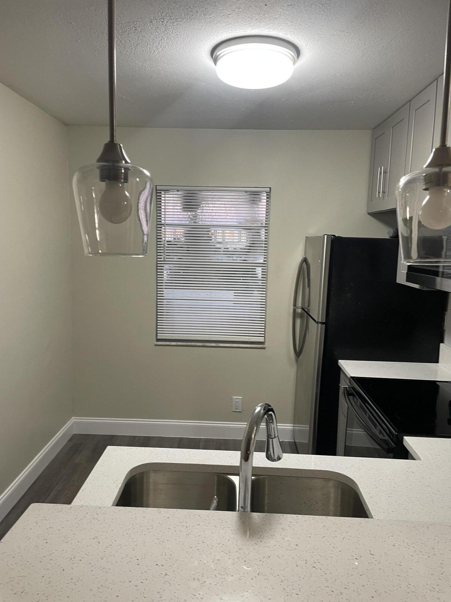 CLOWS - Residential Lease