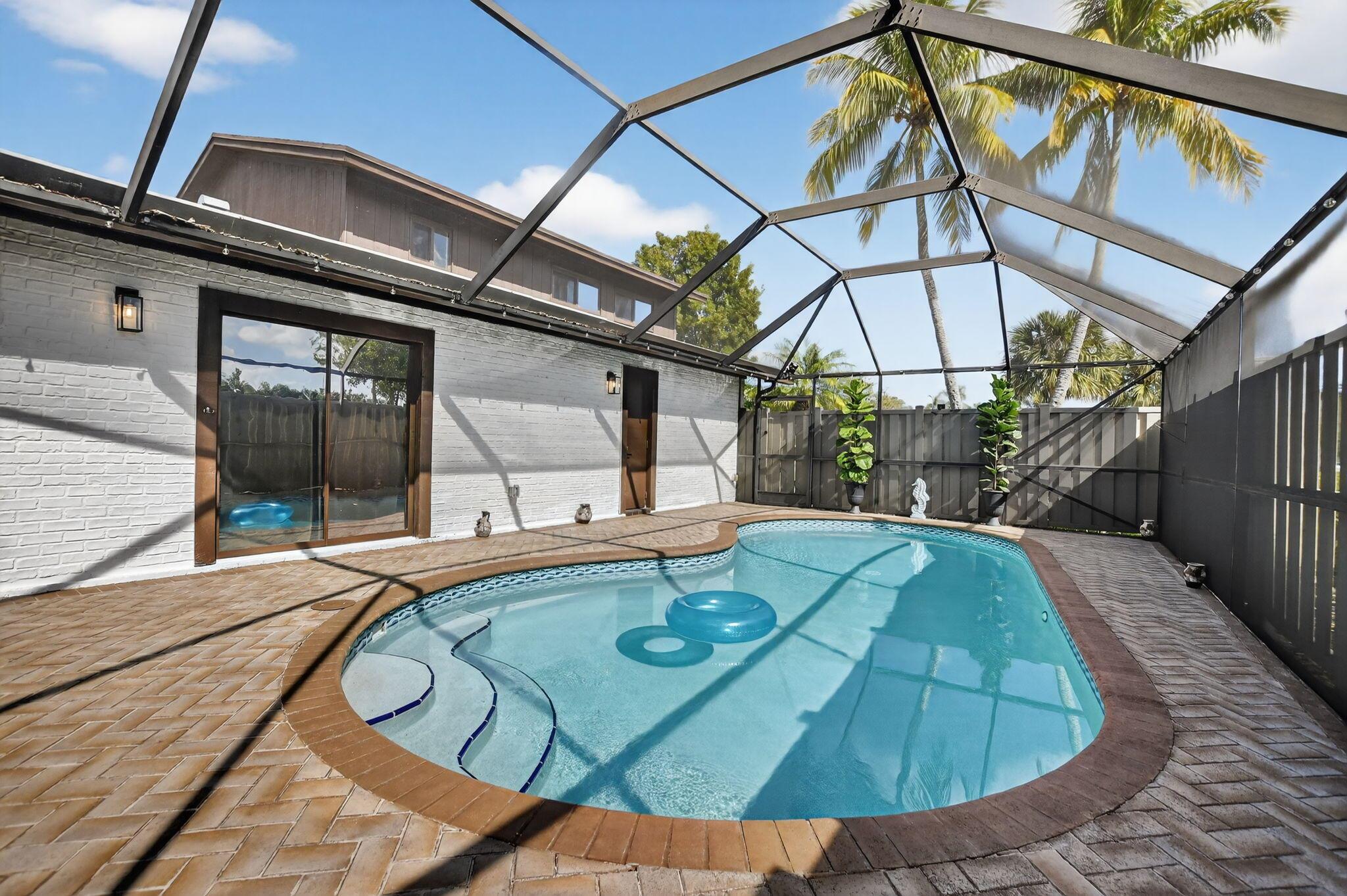 BOCA GARDENS - Residential