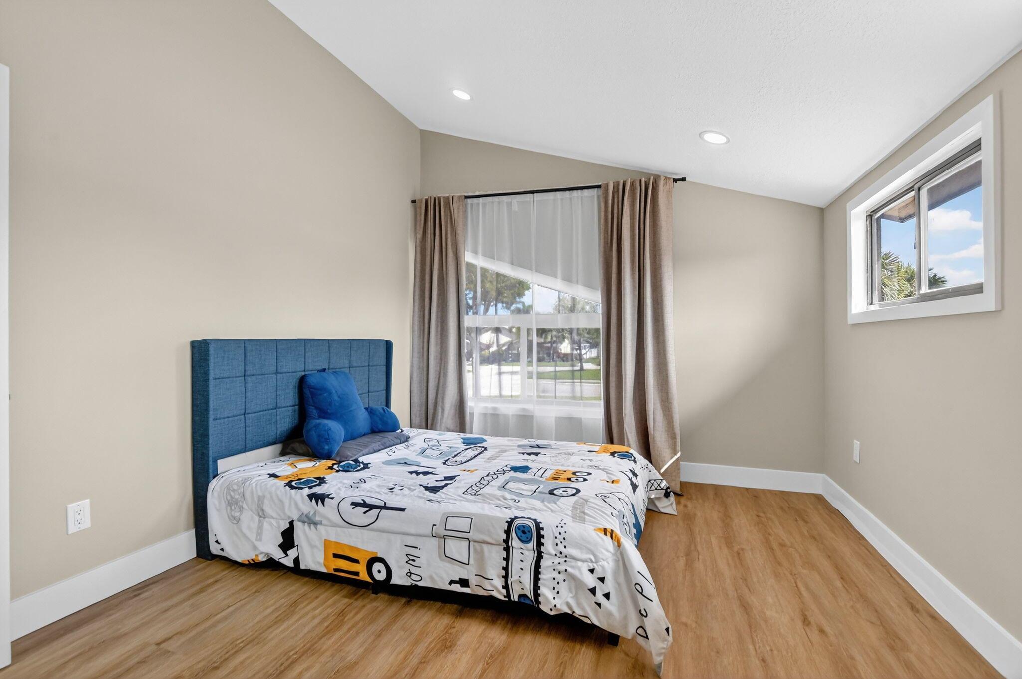 BOCA GARDENS - Residential